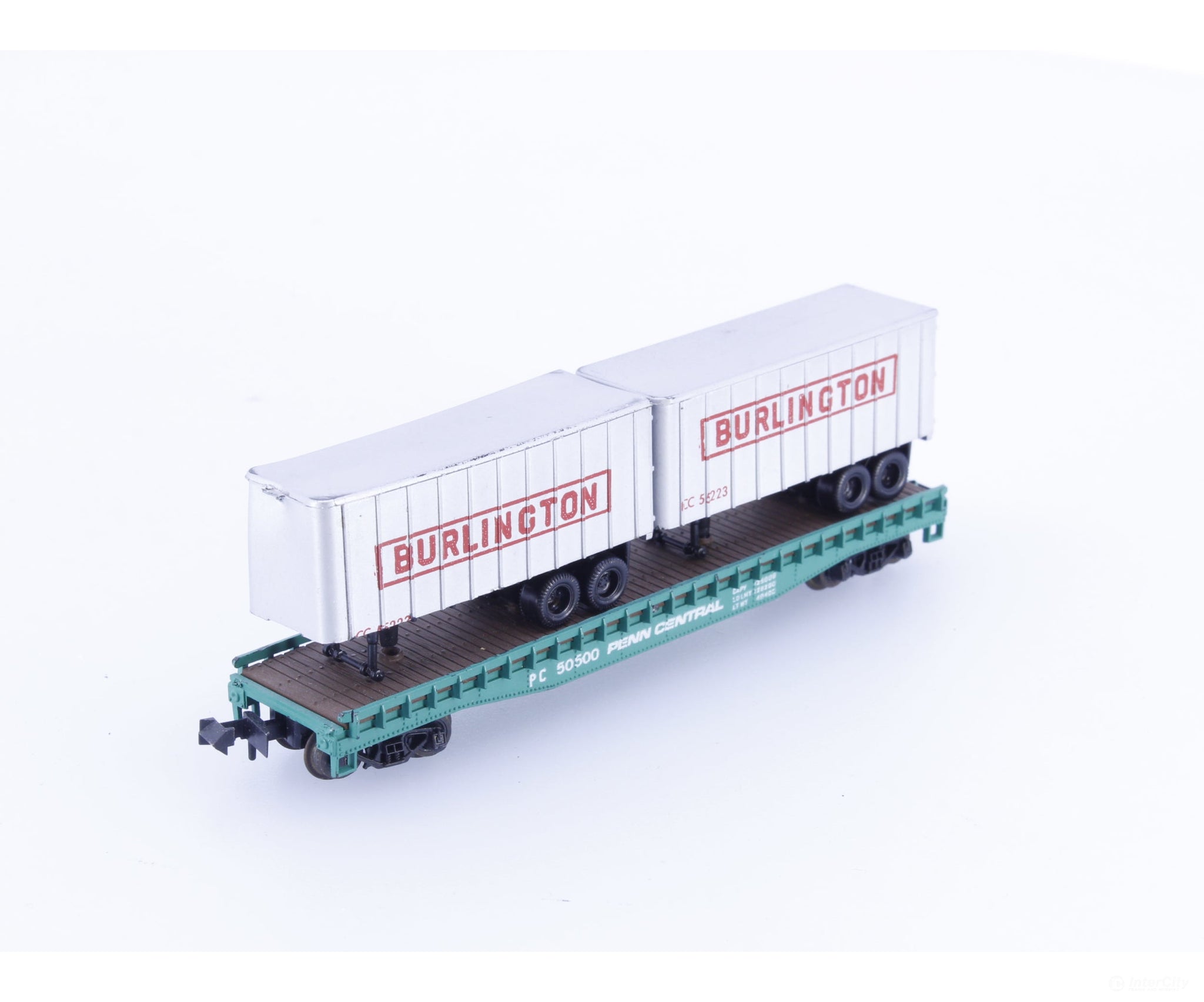 Aurora 4844 N Piggyback Flatcar with 2 Trailers Penn Central (PC) 50500 - Freight Cars