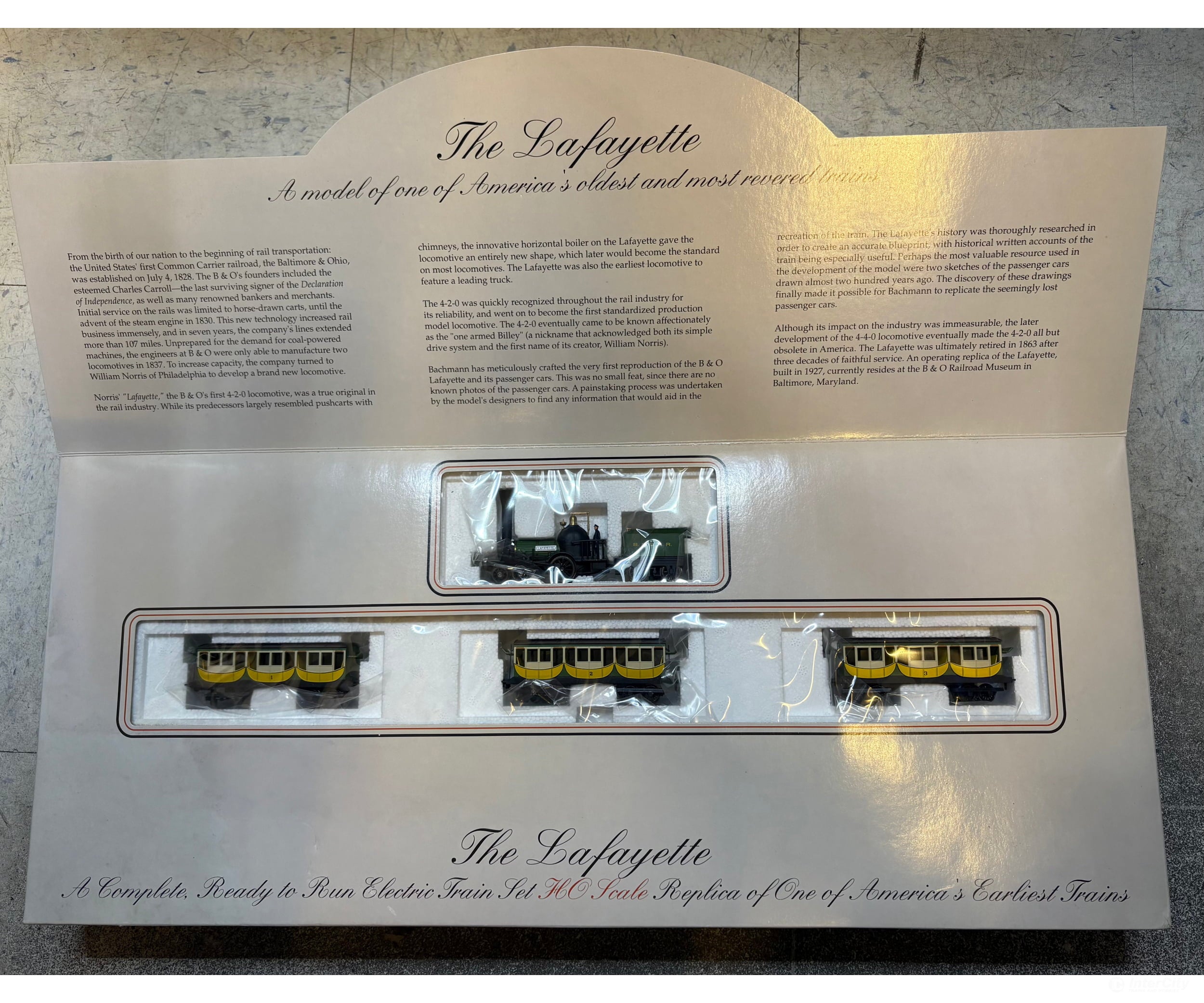 Bachmann 00628 HO The Lafayette 4-2-0 Steam Locomotive with 3 Passenger Car Set Baltimore and Ohio (BO) Analog DC