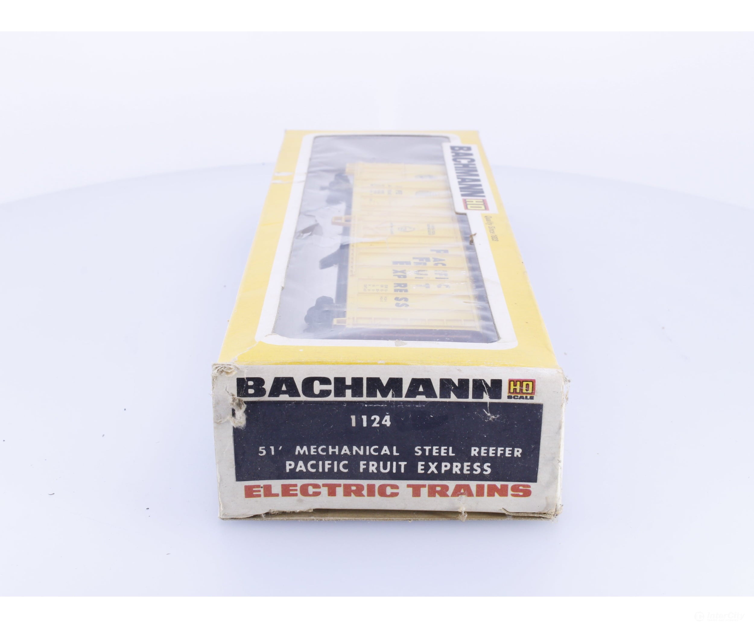 Bachmann 1124 HO 51’ Mechanical Steel Reefer Pacific Fruit Express (PFE) 451041 - Freight Cars