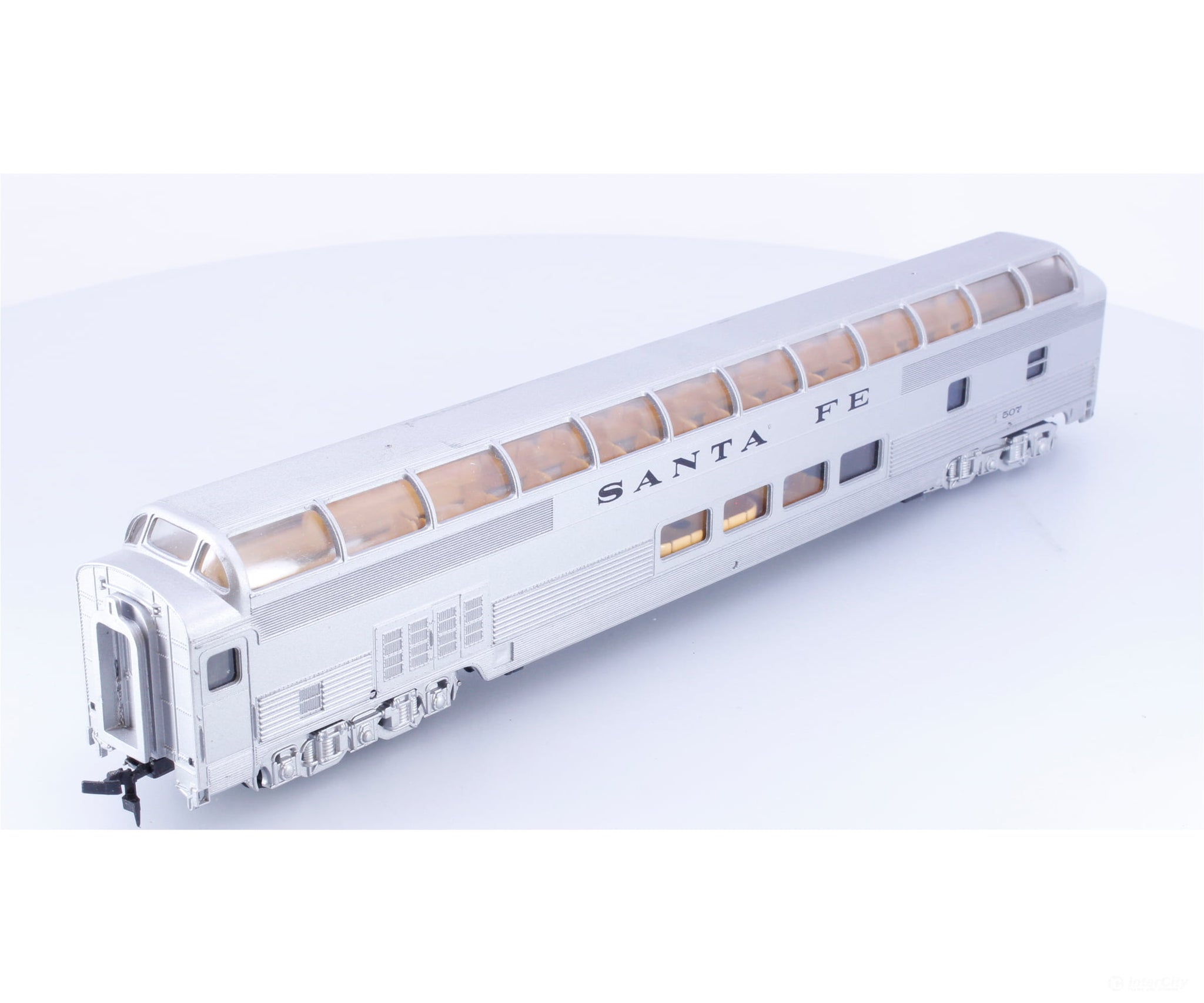 Bachmann 1253 HO 85’ Full Domed Passenger Car Santa Fe (SF) 507 - Passenger Cars