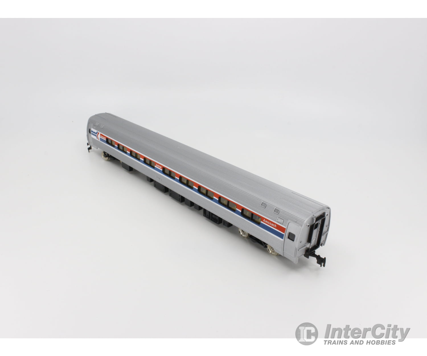 Bachmann 1302 Ho 85’ Budd Fleet Coach Lighted Passenger Car Amtrak (Amtk) 21134 (2) Cars