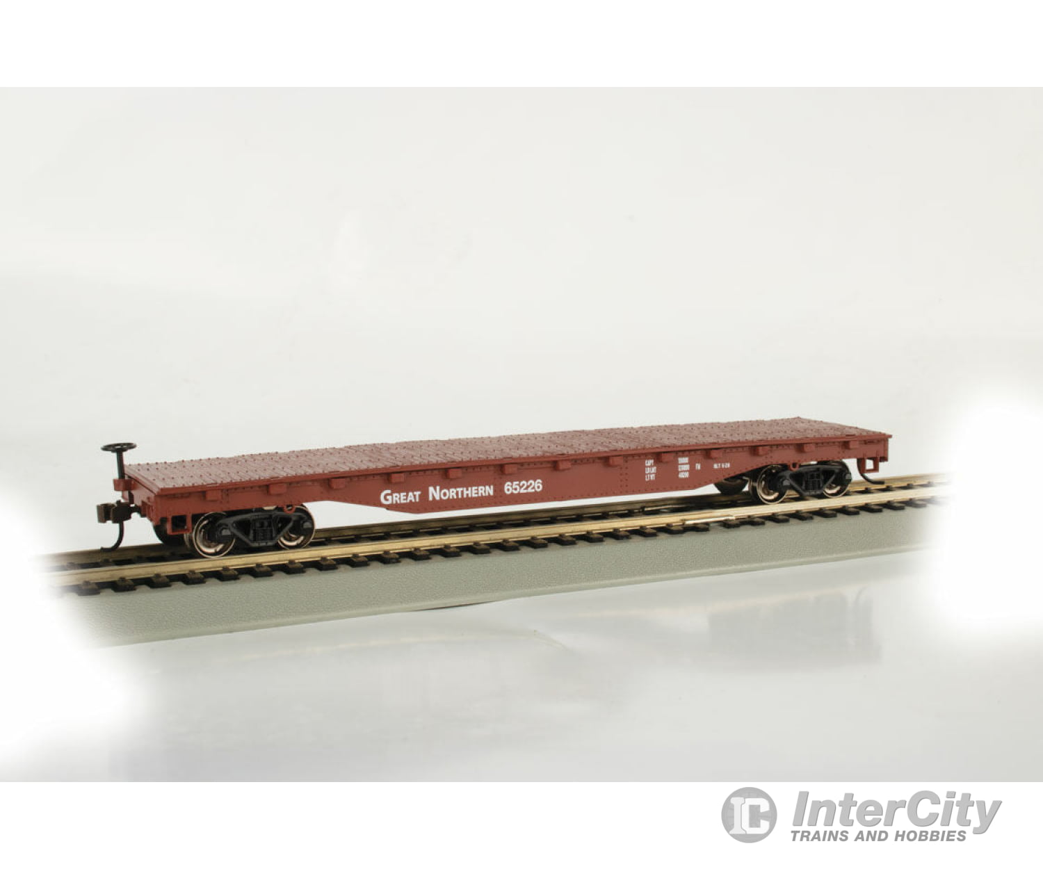 Bachmann 17305 52 Flatcar - Ready To Run Silver Series(R) -- Great Northern #65226 (Boxcar Red)