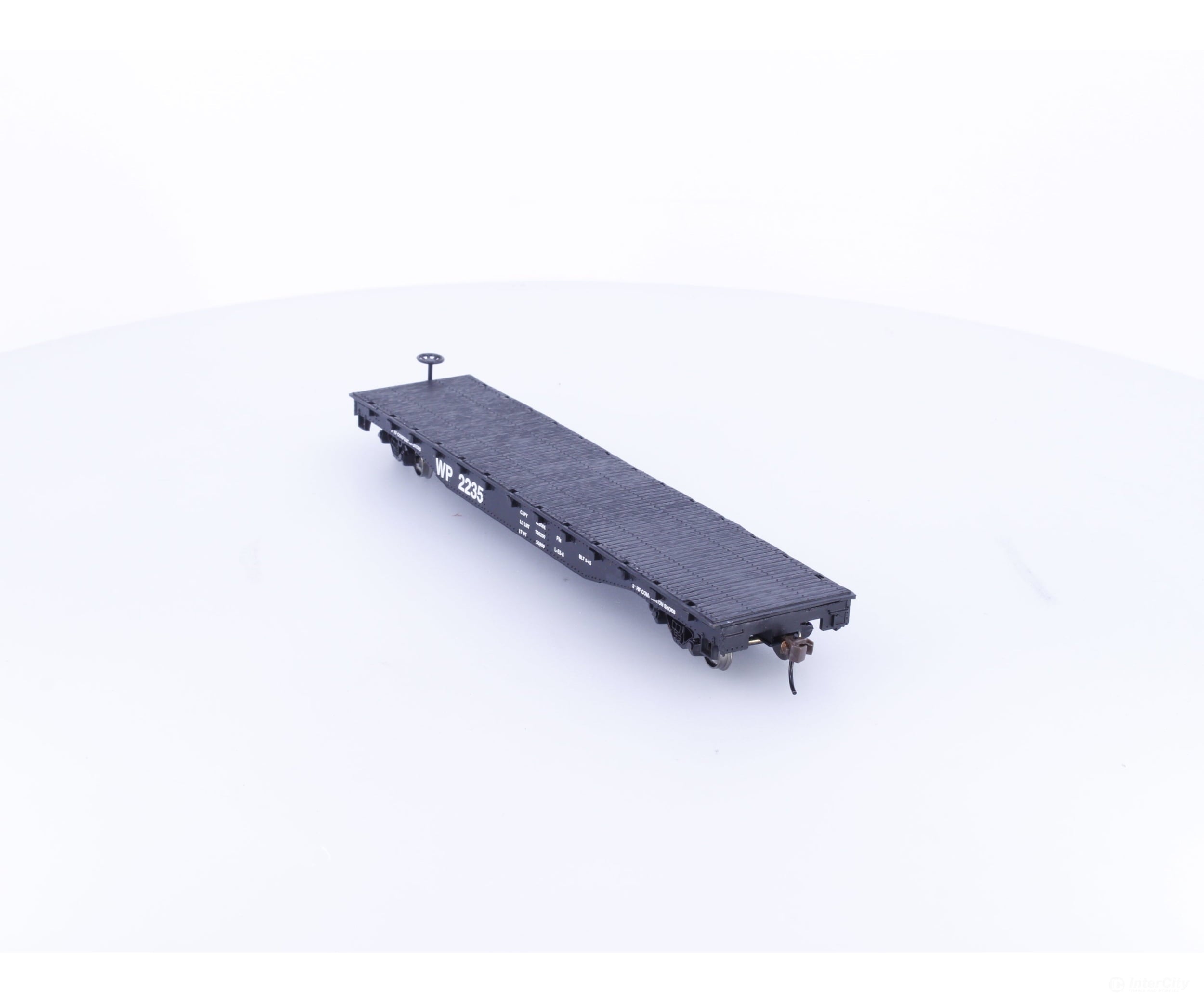 Bachmann 17325 HO Flat Car Western Pacific (WP) 2235 - Freight Cars