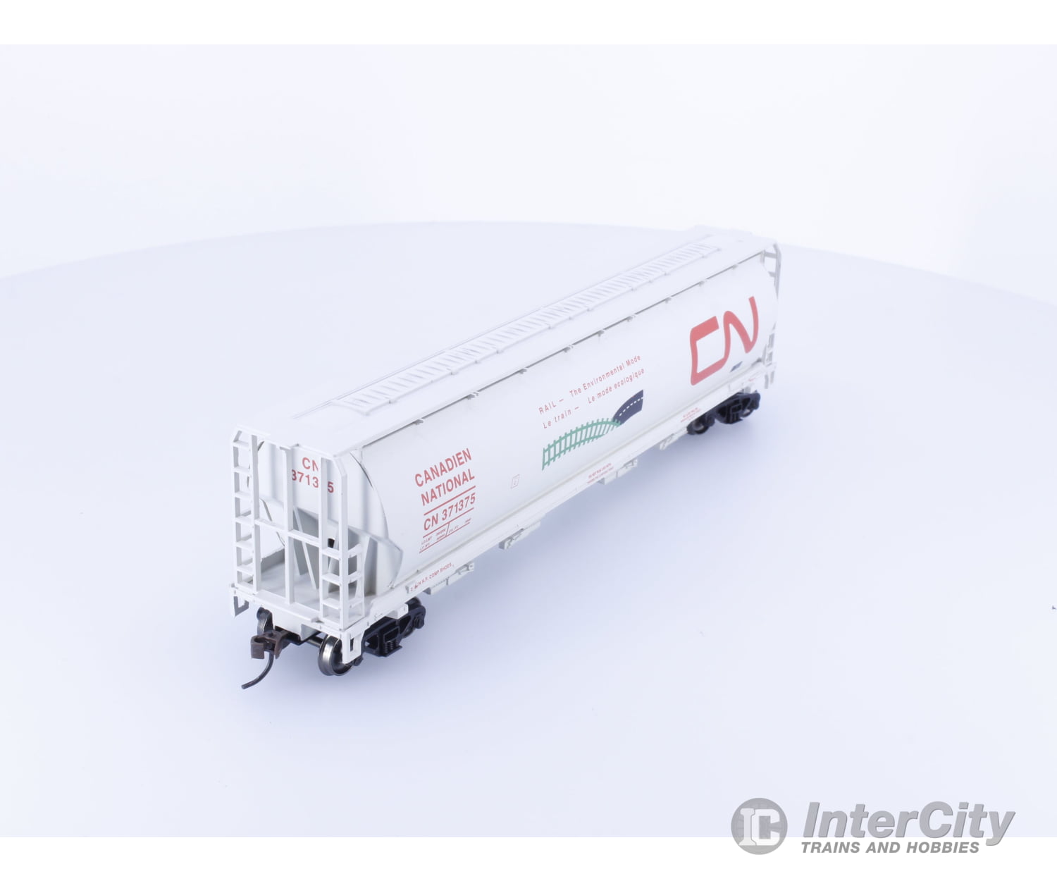 Bachmann 19132 HO Cylindrical Grain Hopper Canadian National (CN) 371375 Freight Cars