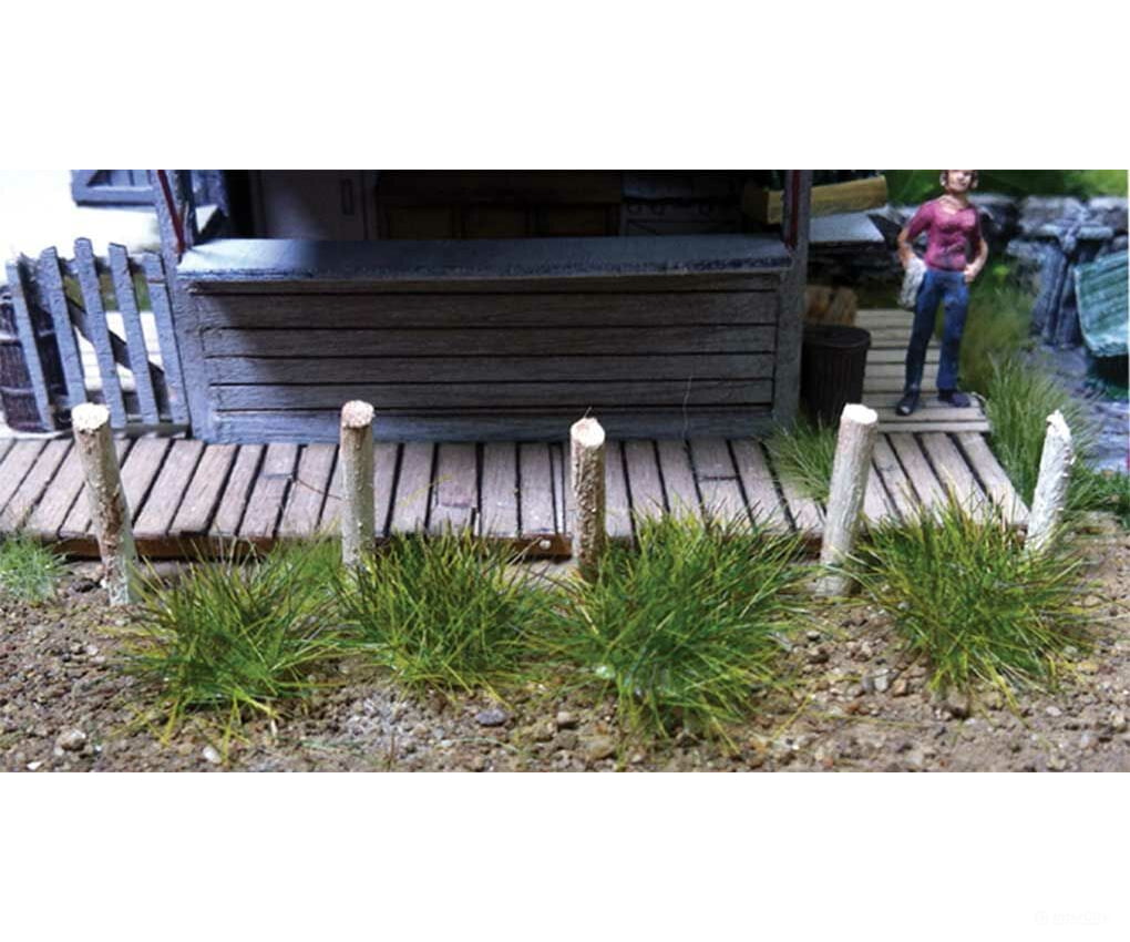 Bachmann 31031 Grass Tufts - Scenescapes(R) -- Medium Green 1/4 .6Cm Tall Fibers Pkg(100) & Scenery