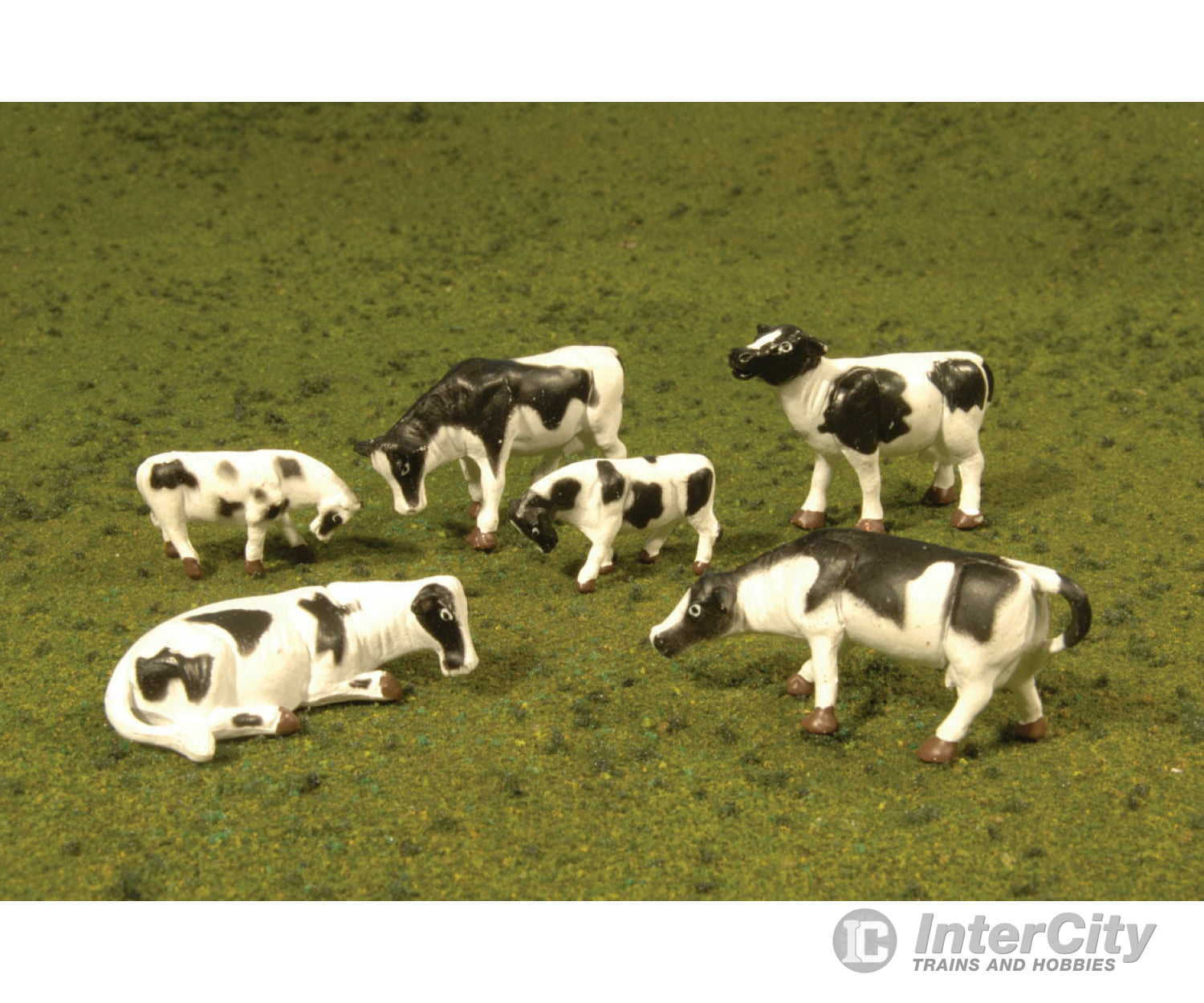 Bachmann 33103 Scenescapes(Tm) Figures -- Cows (Black White) Pkg(6)