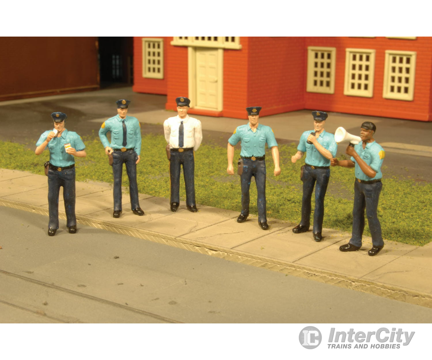 Bachmann 33104 Scenescapes(Tm) Figures -- Police Squad Members Pkg(6)