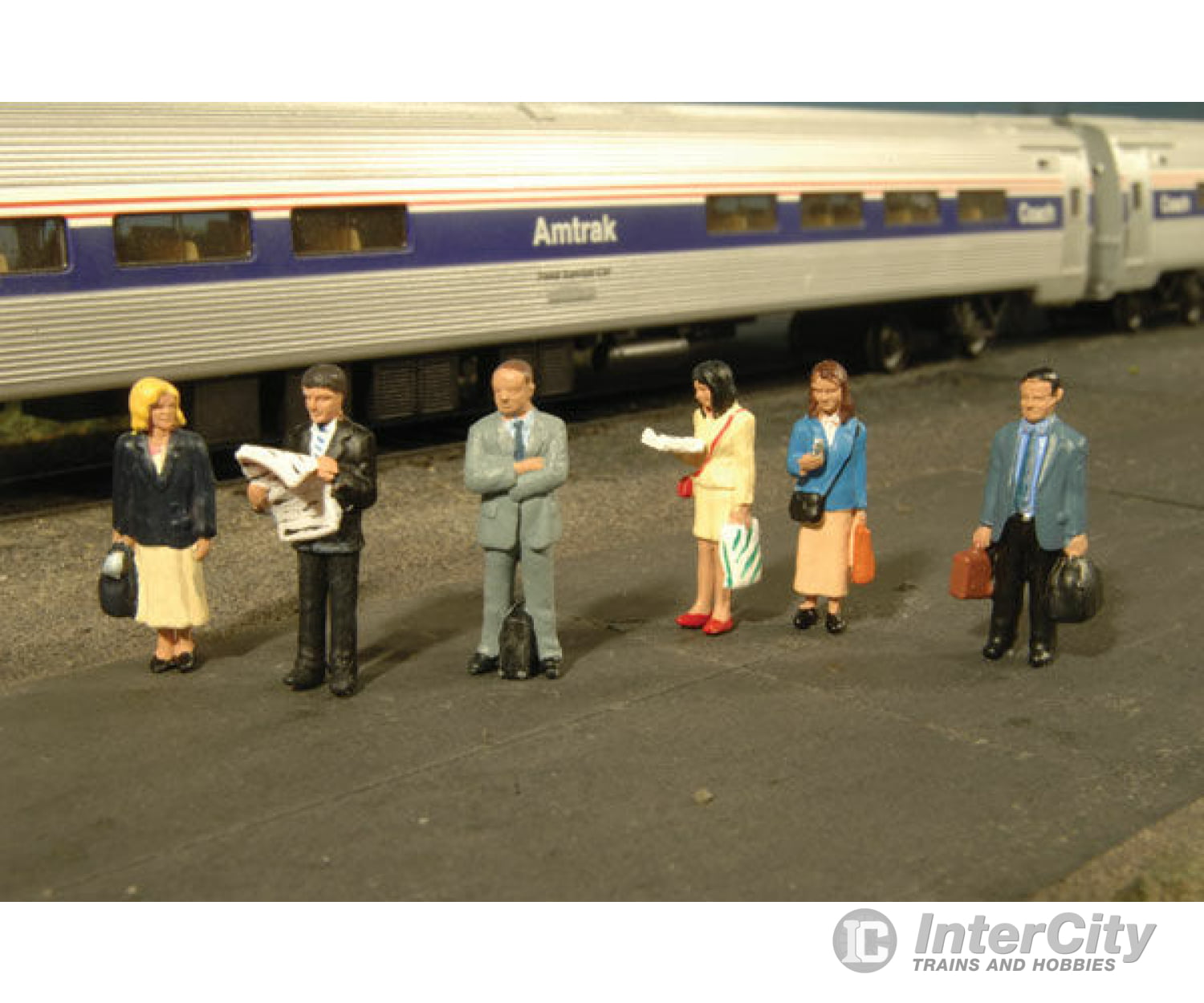 Bachmann 33110 Scenescapes(Tm) Figures -- Standing Passengers Pkg(6)