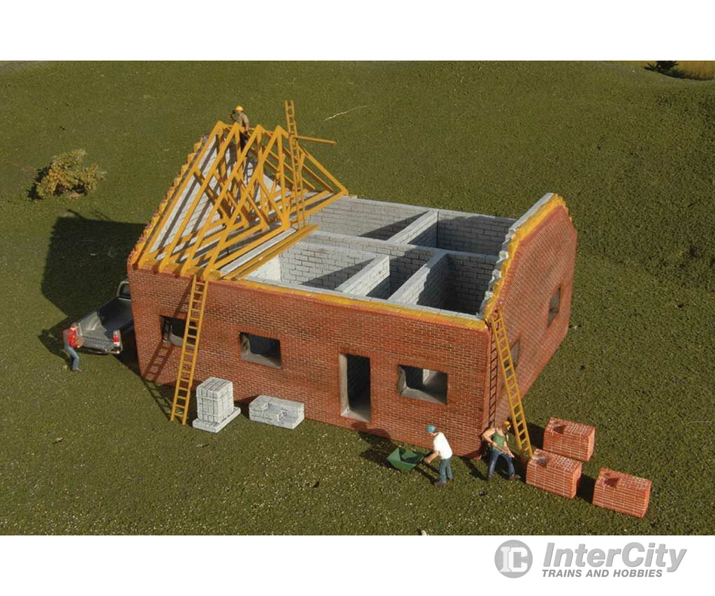 Bachmann 35105 Residential Building Construction Site - Scenescapes(Tm) -- Assembled 5-3/4 X 4-1/2