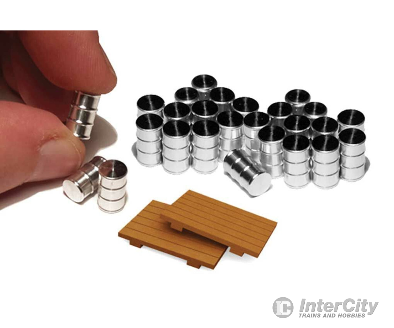 Bachmann 39109 Oil Drums - Kit -- 24 Turned Aluminum & 2 Wood Pallets Scenery Details