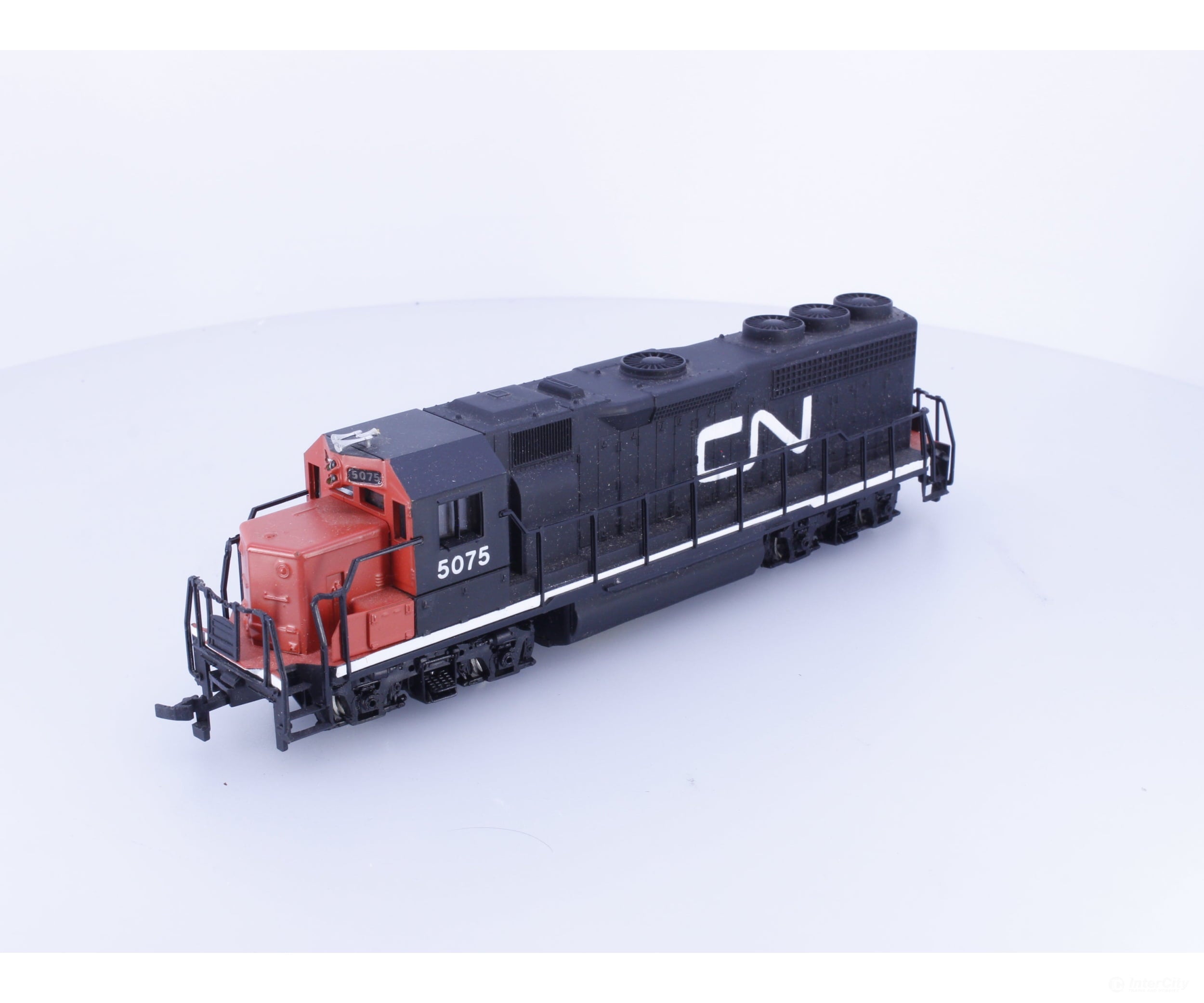 Bachmann 405752 HO GP40 Diesel Locomotive Canadian National (CN) 5075 Analog DC - Locomotives