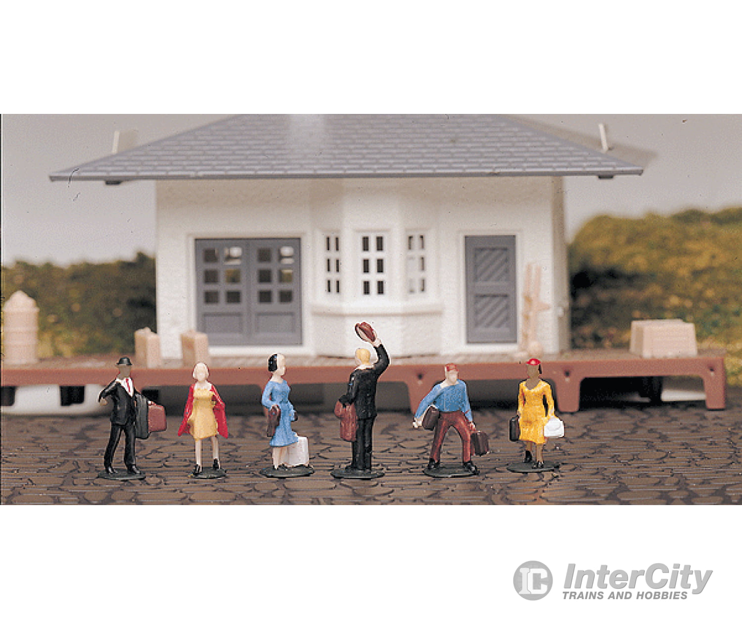 Bachmann 42330 Figures -- Passengers Waiting Pkg(6)