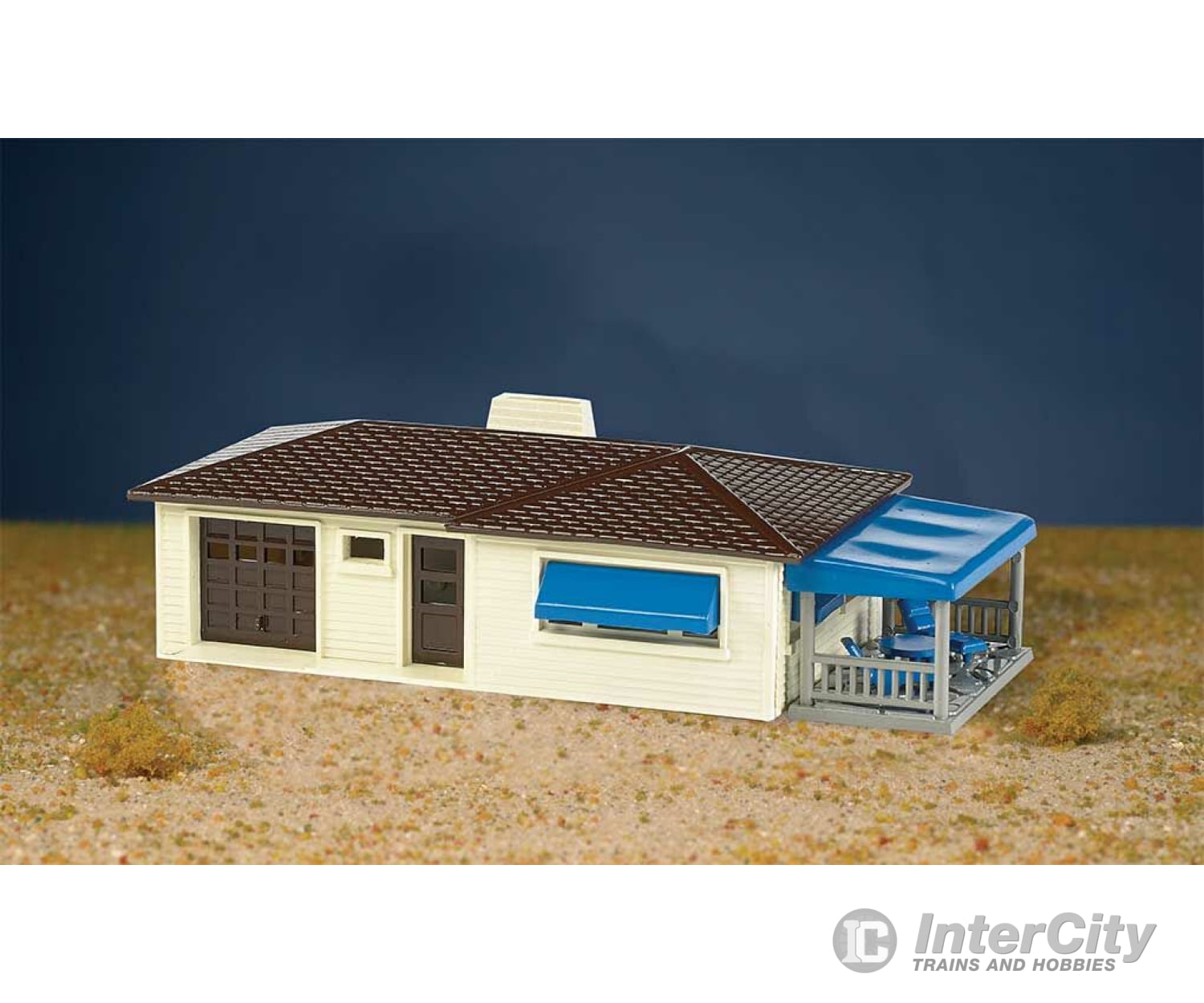 Bachmann 45156 Ranch House -- Kit - 5-1/2 X 1-1/2 2-1/2 14 3.8 6.4Cm Structures