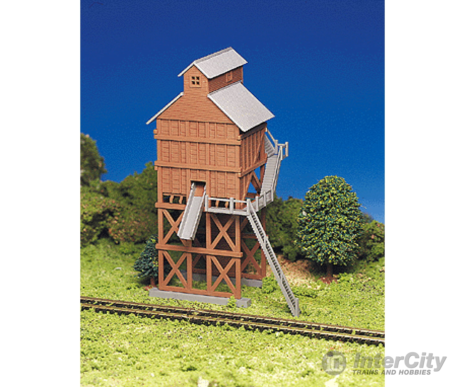 Bachmann 45211 Coaling Station - Plasticville(R) -- Kit 3-3/8 X 3 8.6 7.6Cm Structures