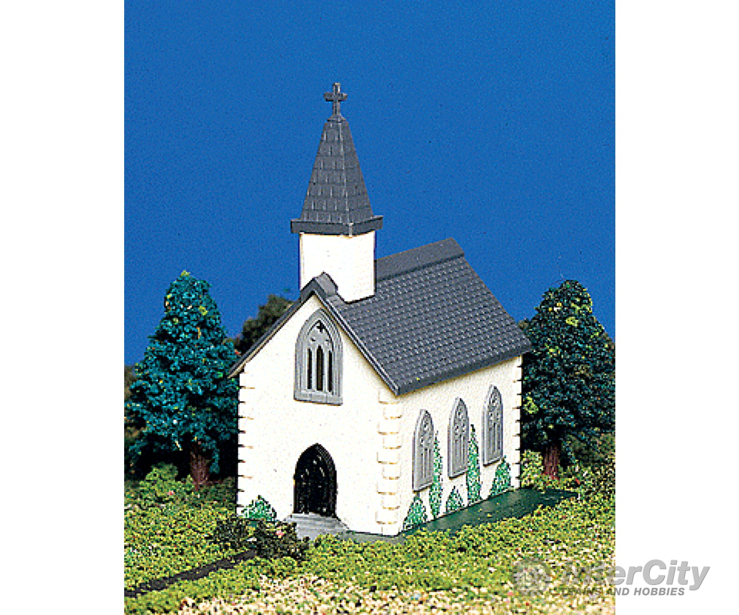 Bachmann 45815 Country Church (Assembled) W/Figure -- 3-1/4 X 2-1/2 8.3 6.4Cm Structures