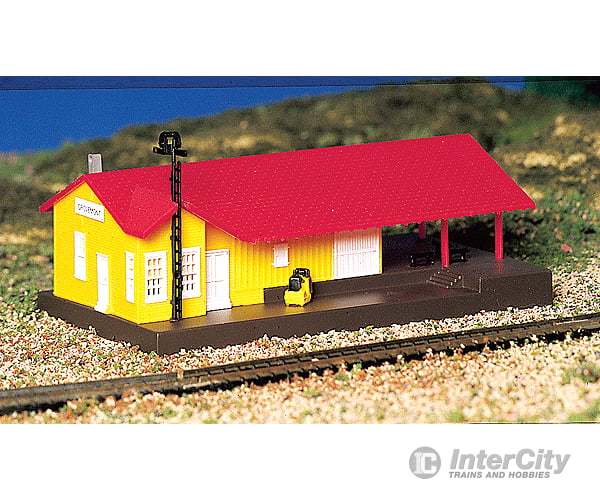Bachmann 45907 Freight Station - Assembled Structures