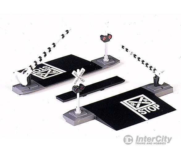 Bachmann 46720 Dual Crossing Gate -- Non-Operational Signals & Catenary