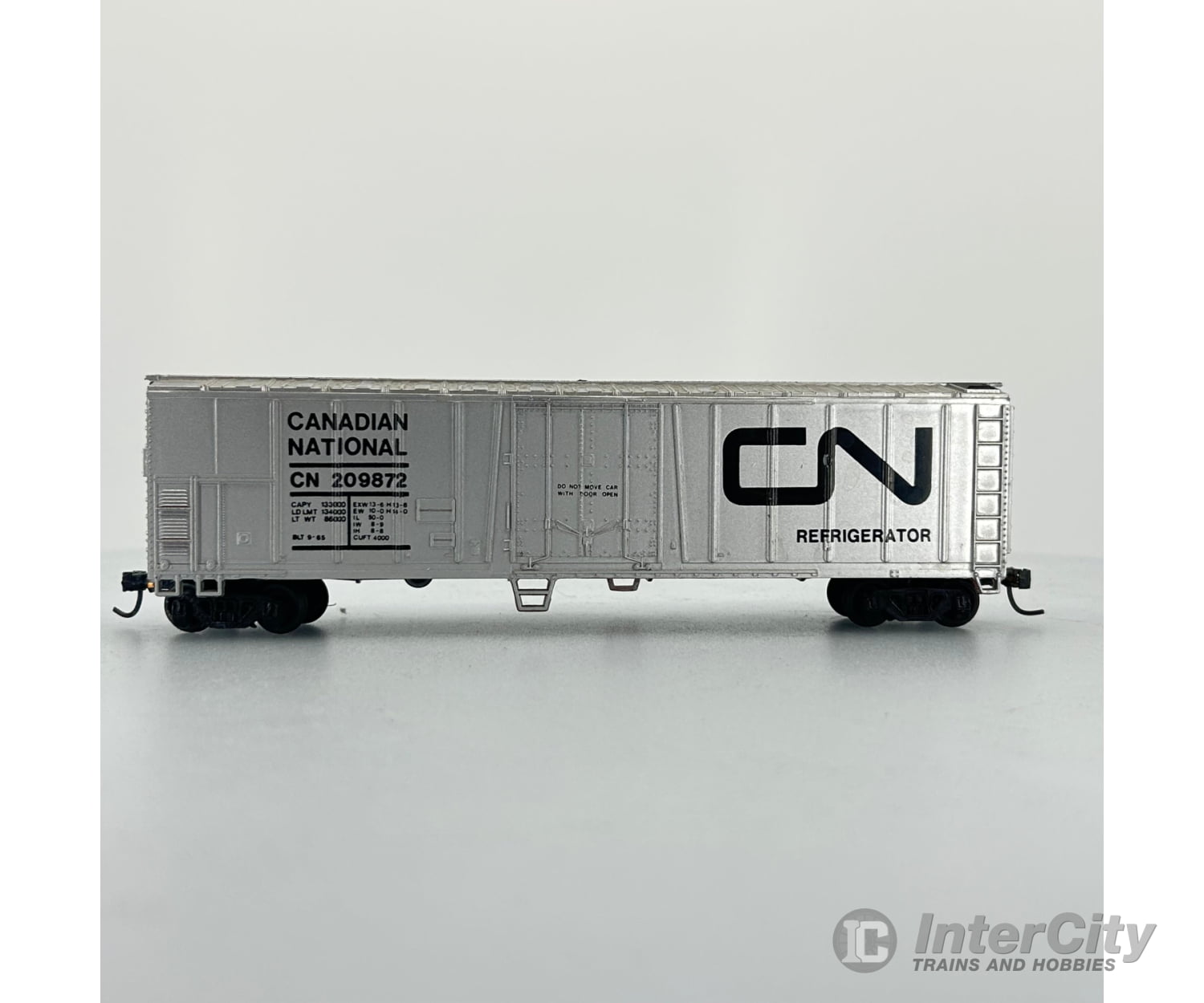 Bachmann 50 Steel Reefer Boxcar Canadian National Cn 209872 Freight Cars