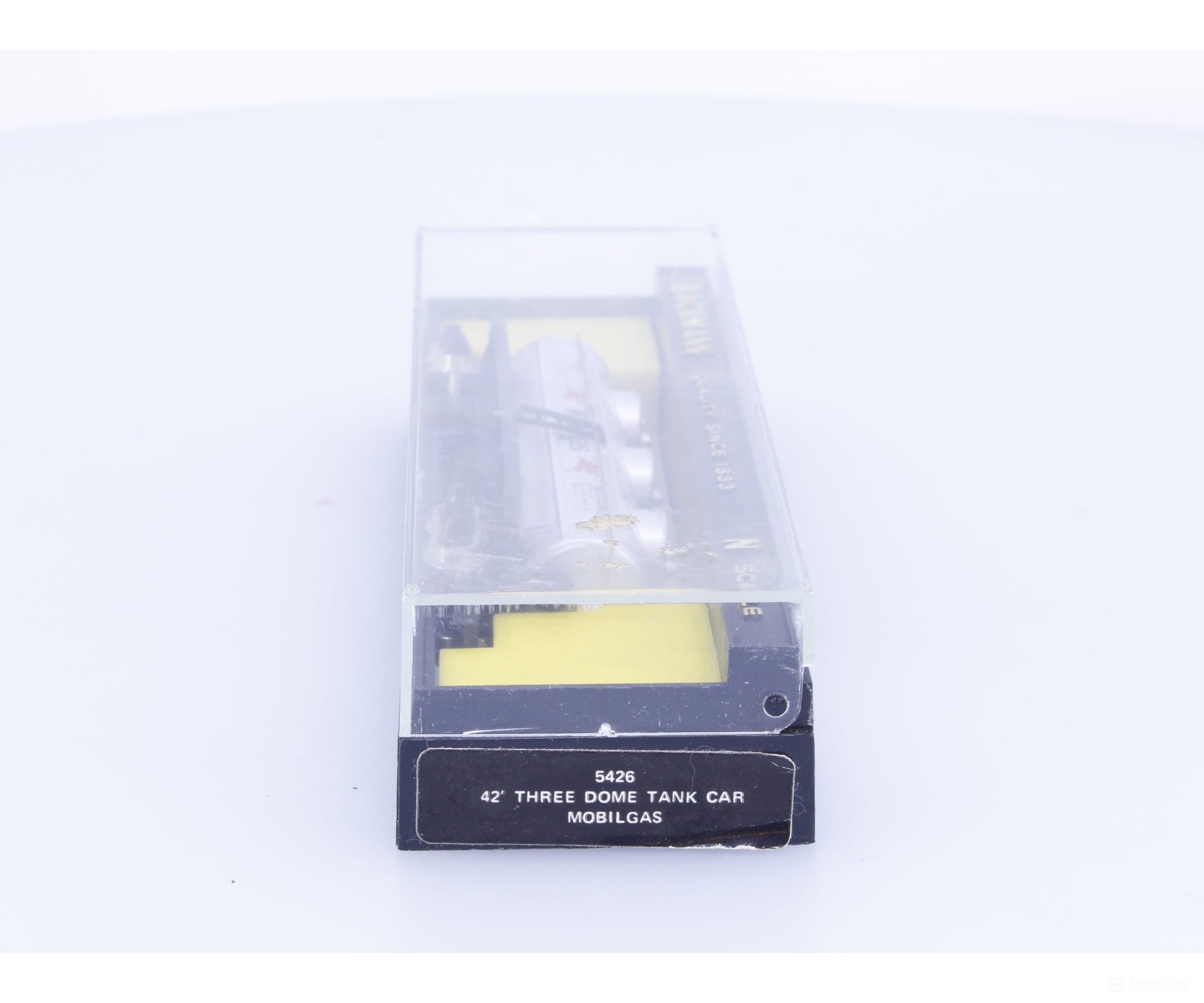 Bachmann 5426 N 42’ 3 Dome Tank Car Mobilgas (SVX) 1442 Freight Cars
