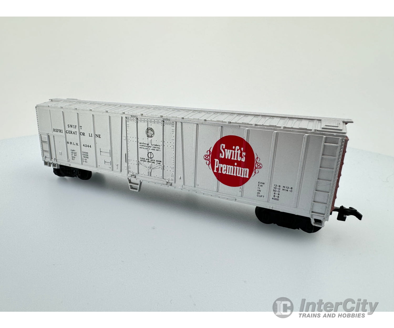 Bachmann 76036 Ho 51’ Steel Reefer Swift Refrigerator 4244 Freight Cars