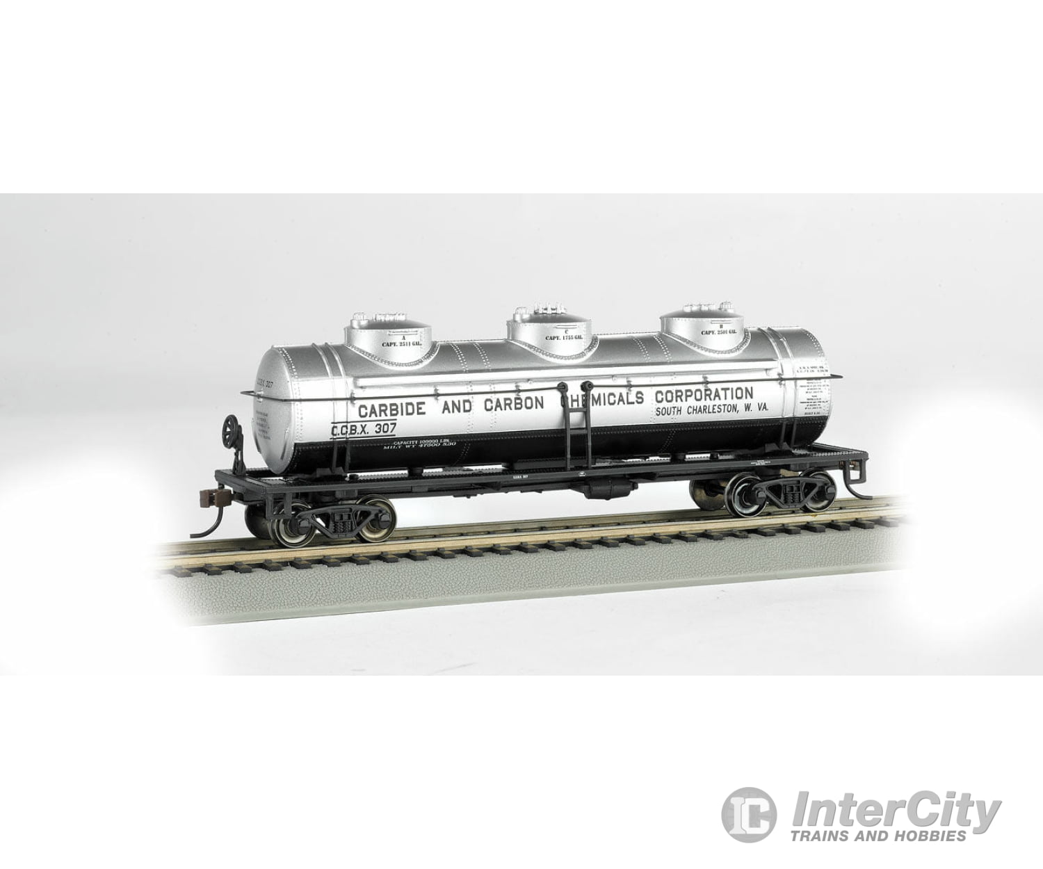 Bachmann Ho 17144 40 3-Dome Tank Car - Ready To Run Silver Series(R) -- Carbide And Carbon Chemicals