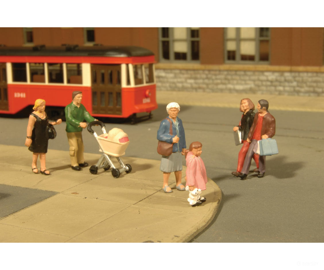 Bachmann 33109 Scenescapes(Tm) Figures -- Strolling People Pkg(6)