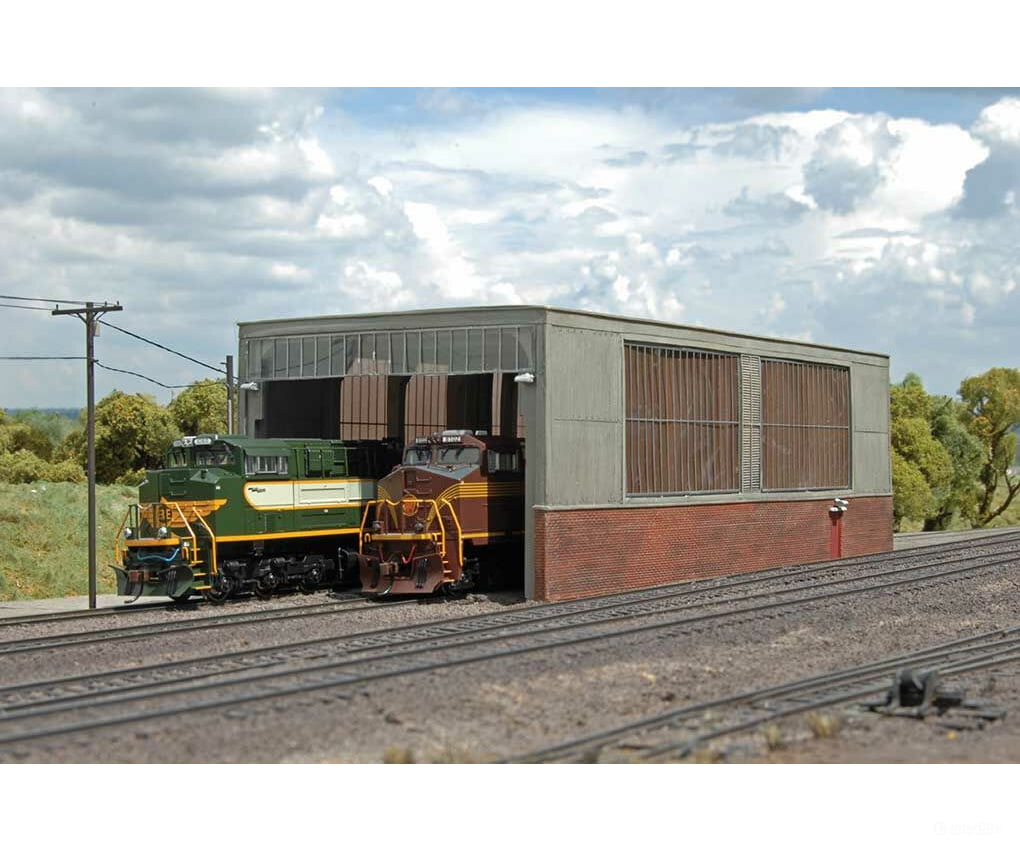 Bachmann 35116 Double-Stall Engine House (Shed) - Scene Scapes(R) -- 13 X 6 4-1/4 33 15.2 10.8Cm
