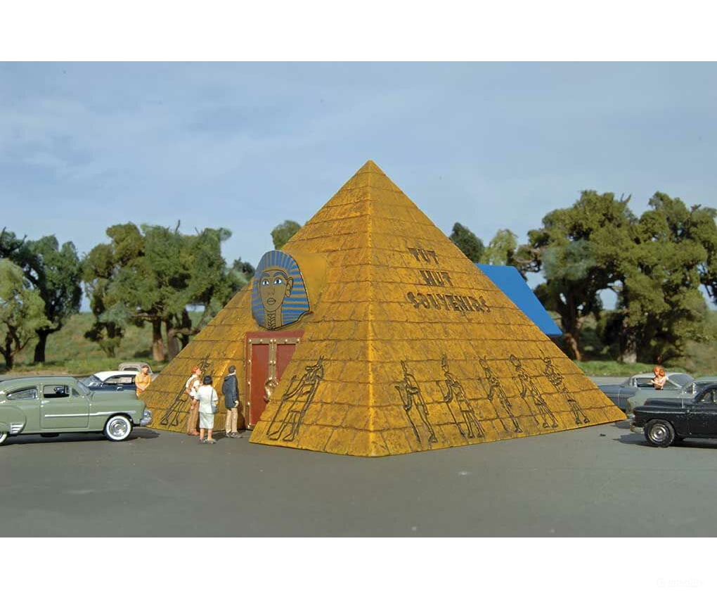 Bachmann 35208 Tut Hut Souvenirs - Roadside U.s.a.(Tm) -- Assembled 6 X 5-1/4 3-3/4 15.2 13.3 9.5Cm