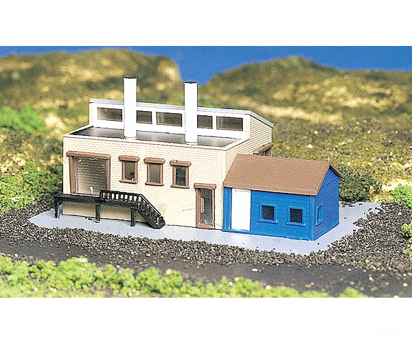Bachmann 45902 Factory W/Accessories & Figures (Assembled) Structures