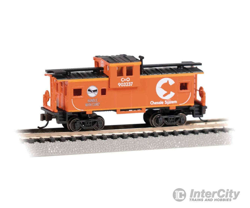 Bachmann N 70758 36’ Wide-Vision Caboose - Silver Series(R) - Chessie System C&O #903237 (orange black white) Freight