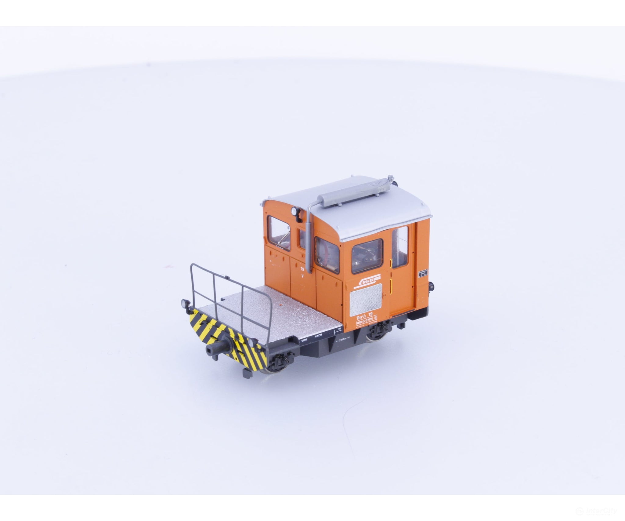 Bemo 1273139 HOm RhB Tm 2/2 Diesel Locomotive Rangiertraktor 19 Analog DC - European Locomotives