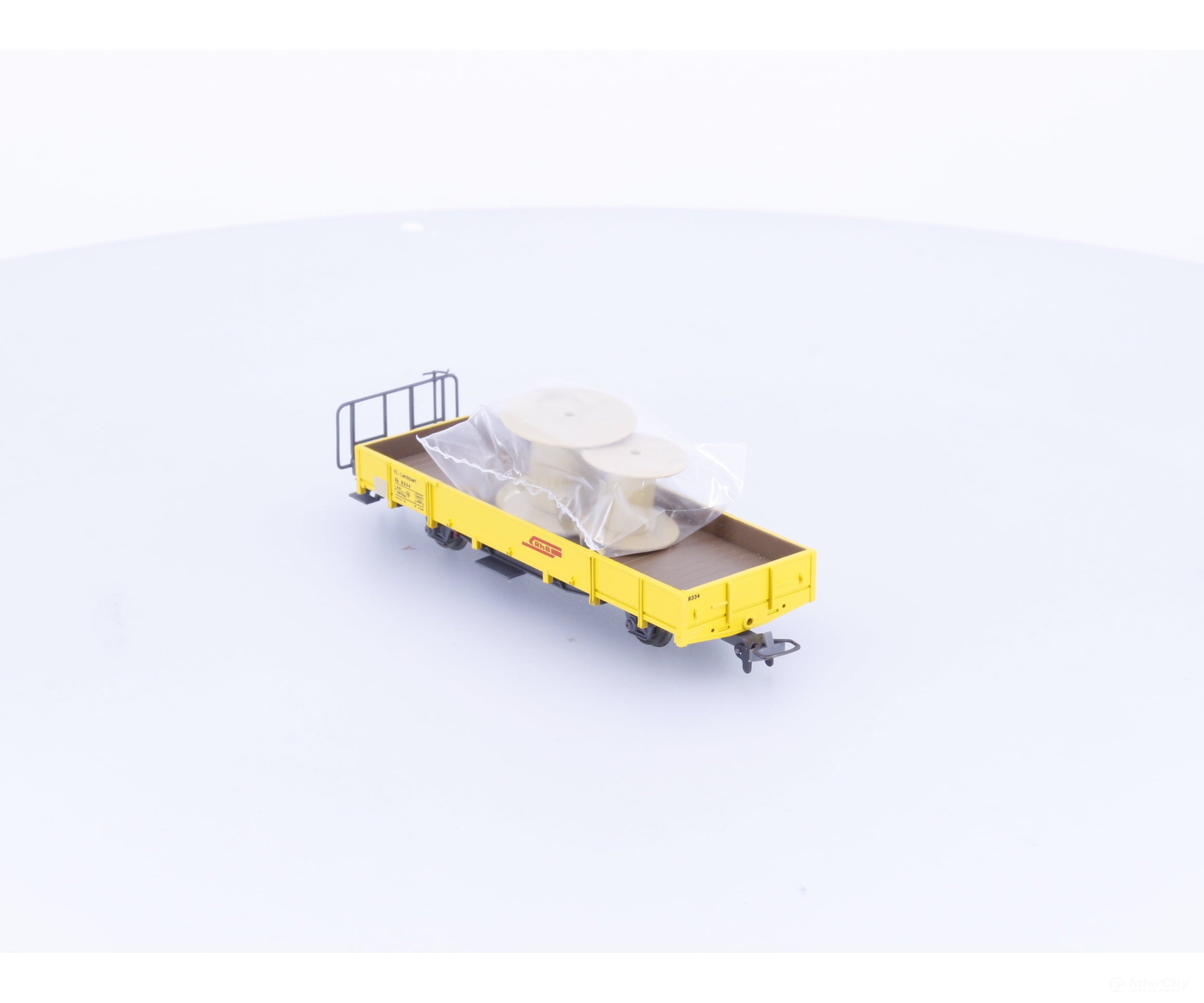 Bemo 2268104 HOm RhB Low Side Flat Car with Load Xk9334 - European Freight Cars