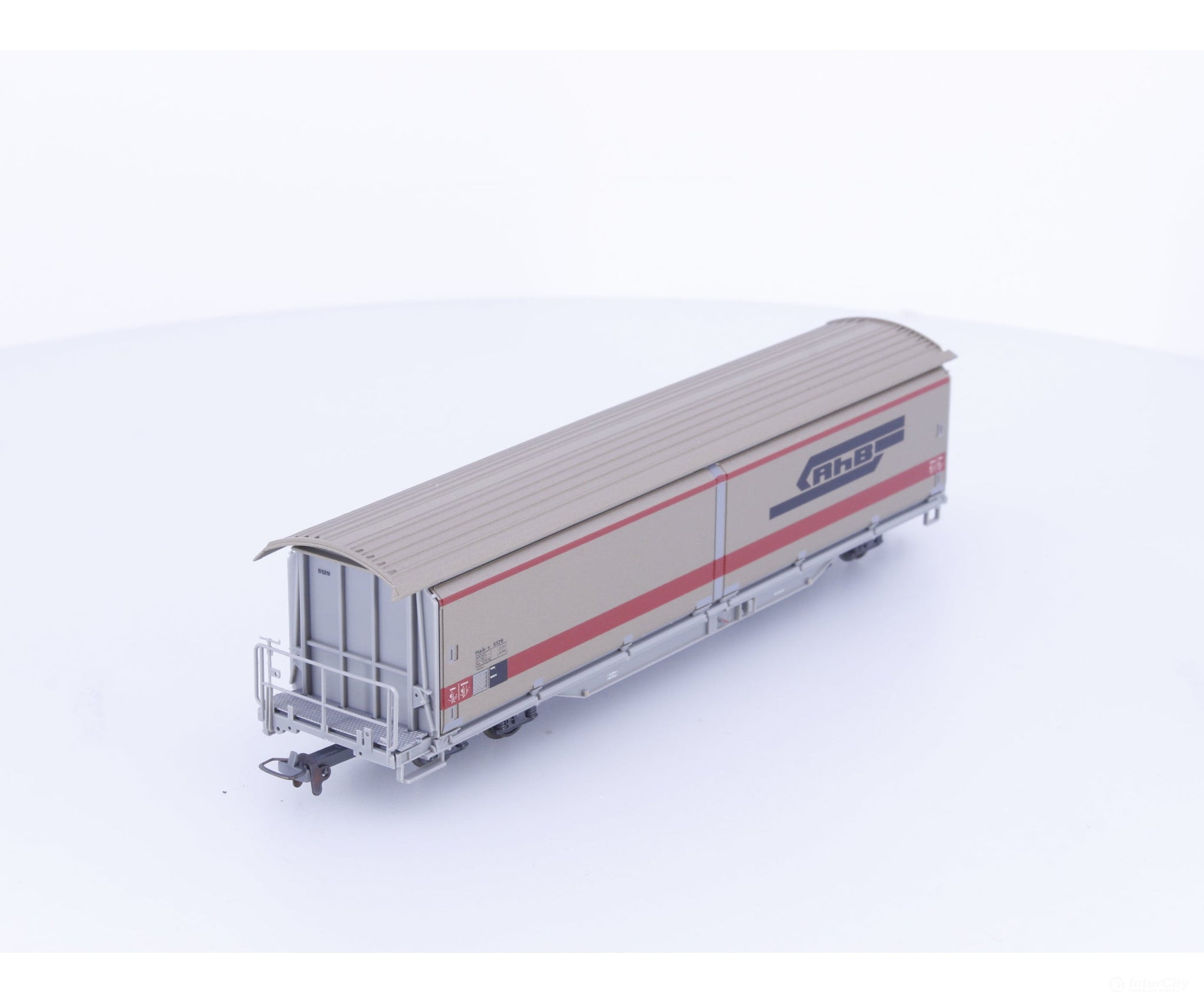 Bemo 2288109 HOm RhB Sliding Wall Wagon Car with Rotem Band Haik-V 5129 - European Freight Cars