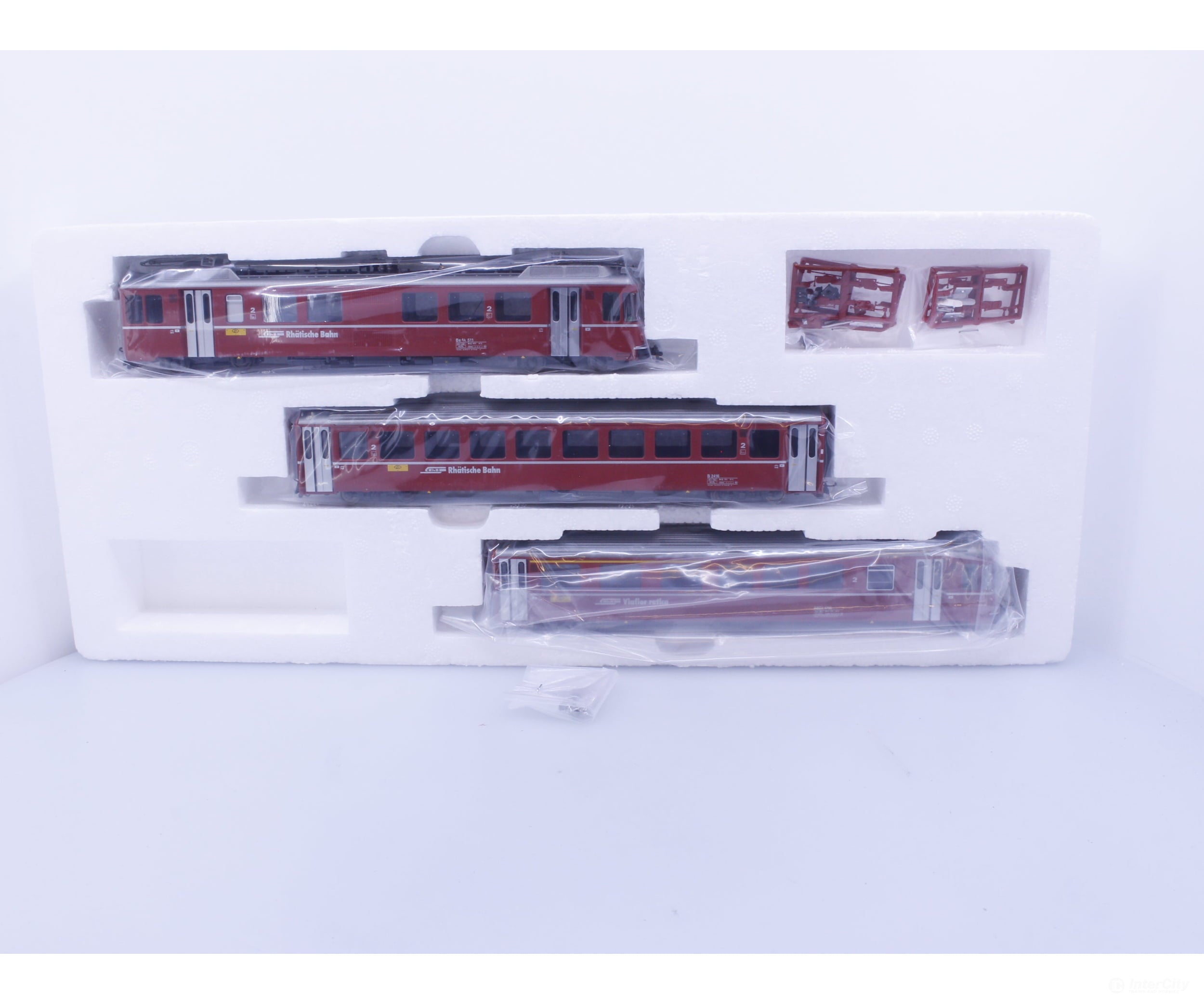 Bemo 7243121 HO RhB Be 4/4 Churer Vorortpendelzug Electric Railcar 511 2416 1716 Analog DC - European Locomotives