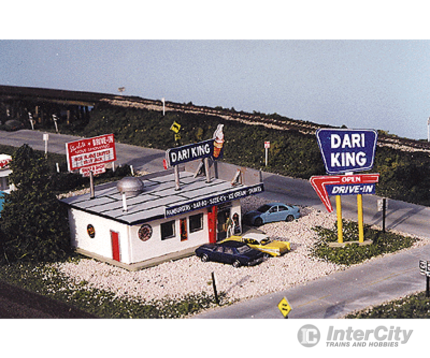 Blair Line 82 Dari-King Drive In Restaurant -- 2-1/4 X 3 5.6 7.5Cm Structures