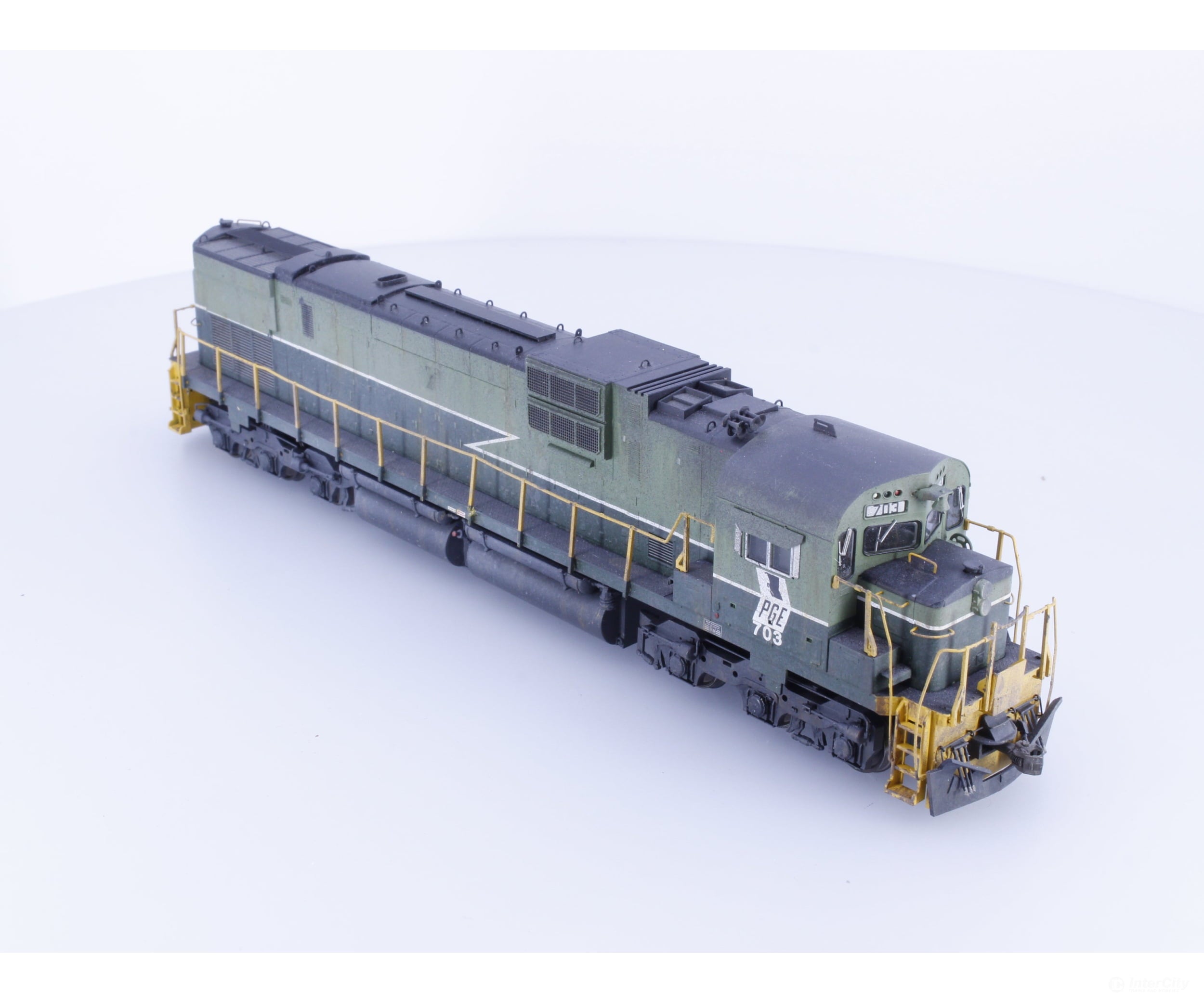 Bowser 23454 HO Alco C630M Diesel Locomotive Lightly Prof. Weathered Digitrax Decoder Pacific Great Eastern (PGE) 703