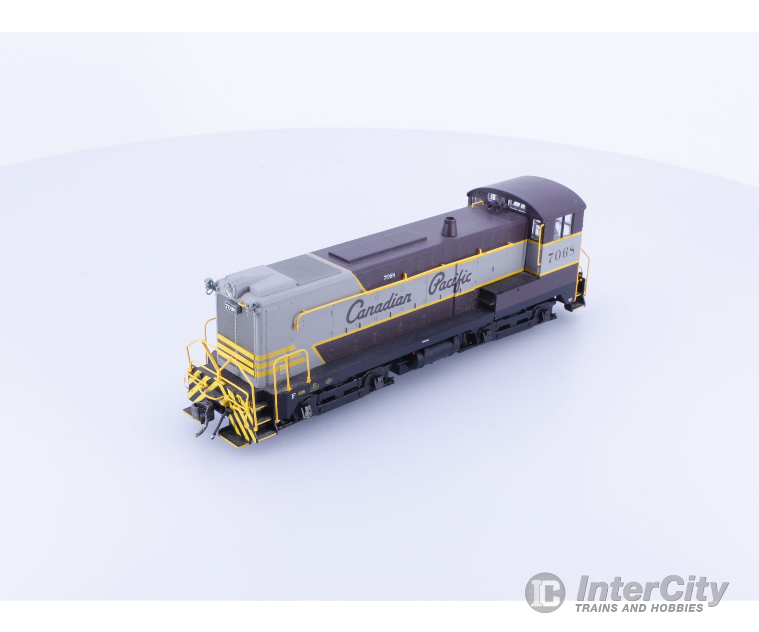 Bowser 23748 HO Baldwin DS4-4-1000 Canadian Pacific (CP) 7068 DCC & Sound Locomotives
