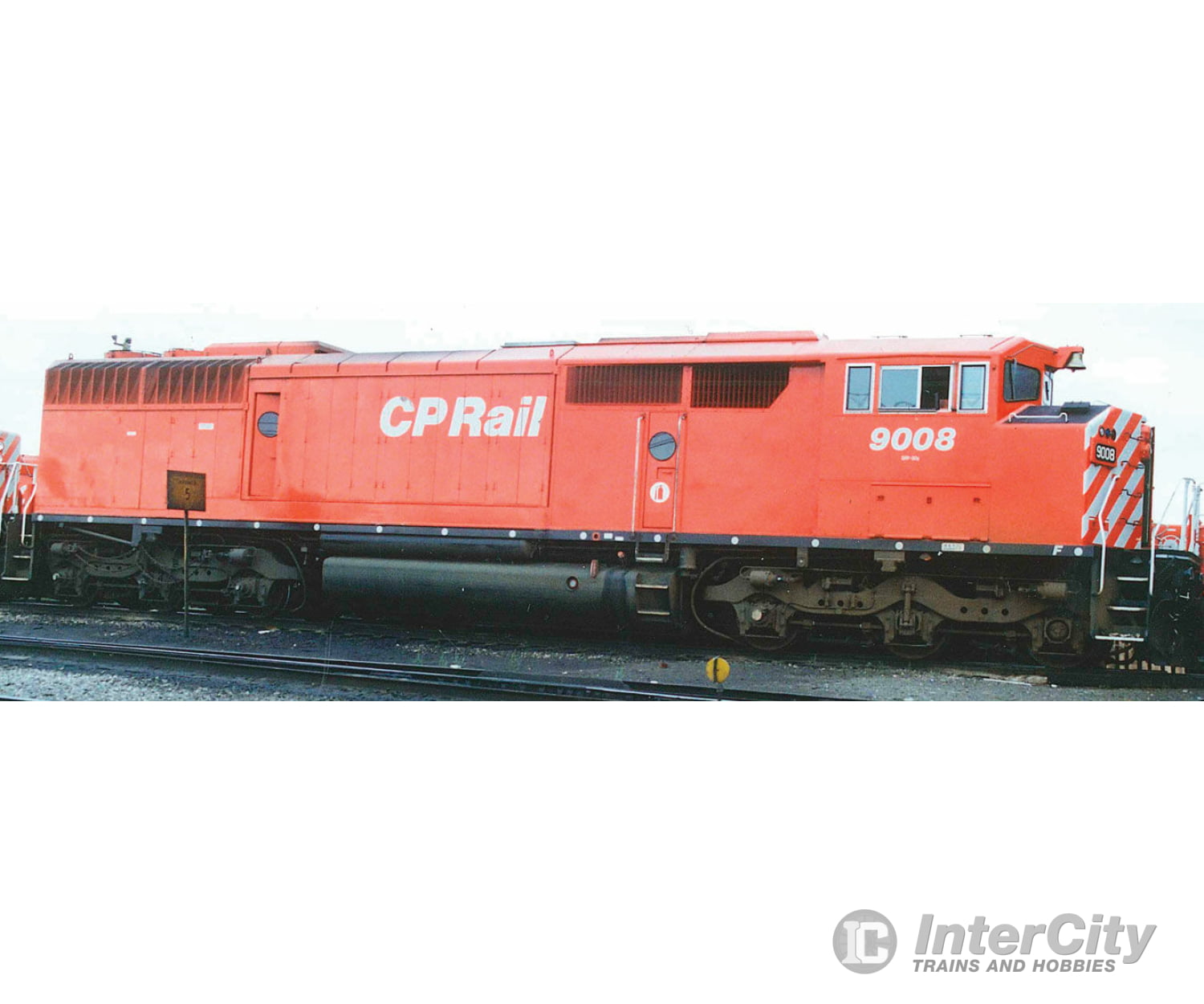 Bowser 24341 Ho Gmd Sd40-2F - Standard Dc Executive Line -- Canadian Pacific #9003 (Action Red White