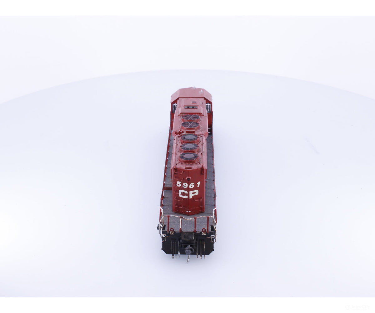 Bowser 24487 HO GMD SD40-2 Diesel Locomotive Beaver Shield ESU LokSound Canadian Pacific (CP) 5961 DCC & Sound