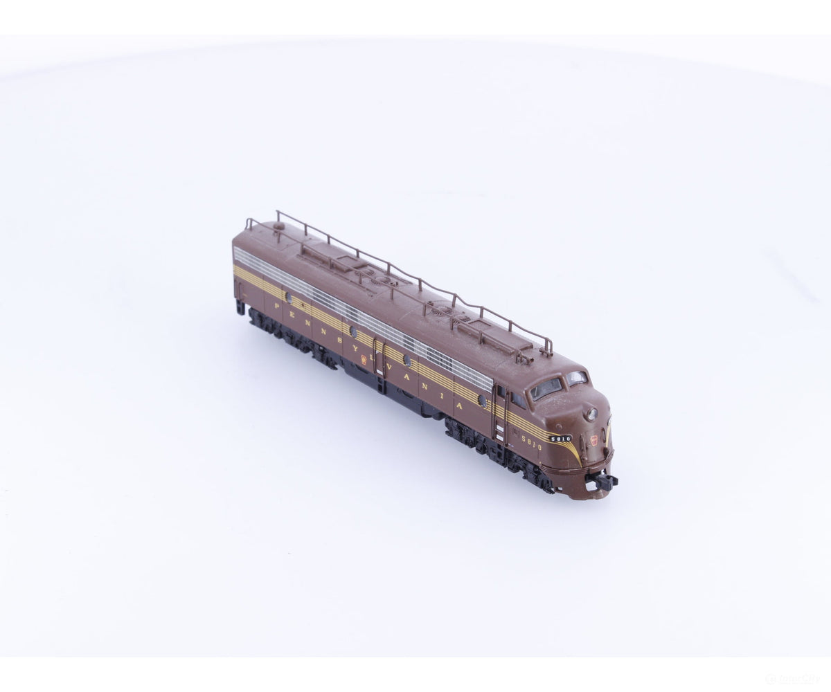 Broadway Limited Imports 3066 N EMD Diesel E8A Locomotive Pennsylvania Railroad (PRR) 5810 DCC & Sound - Locomotives