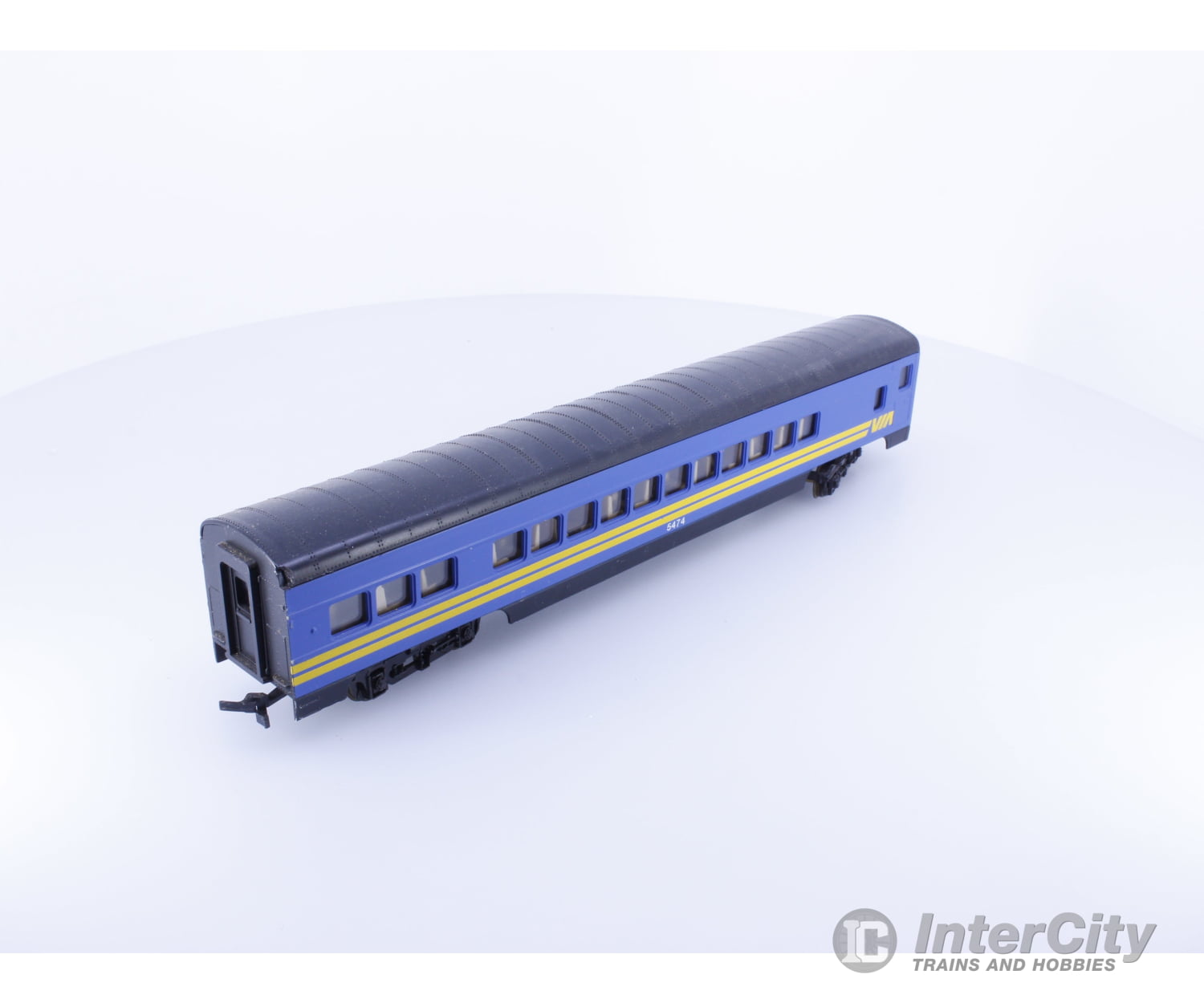 Con Cor 0001-000912 HO 72’ Passenger Coach Via Rail (VIA) 5474 Passenger Cars