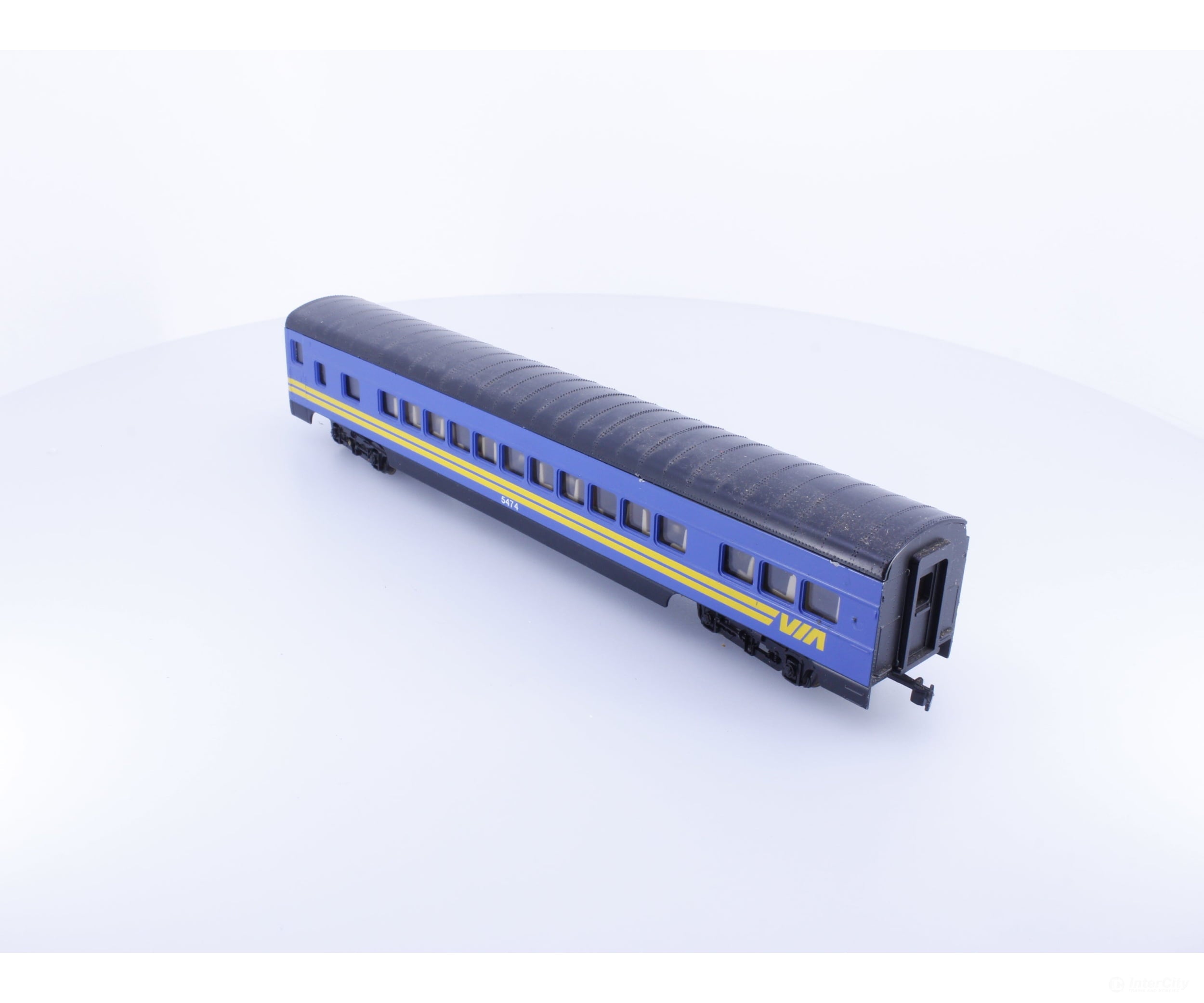 Con Cor 0001-000912 HO 72’ Passenger Coach Via Rail (VIA) 5474 Passenger Cars