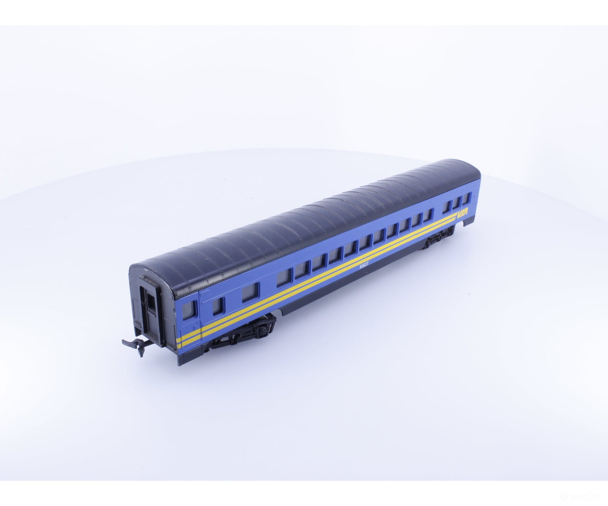 Con Cor 0001-000912 HO 72’ Passenger Coach Via Rail (VIA) 5507 Passenger Cars