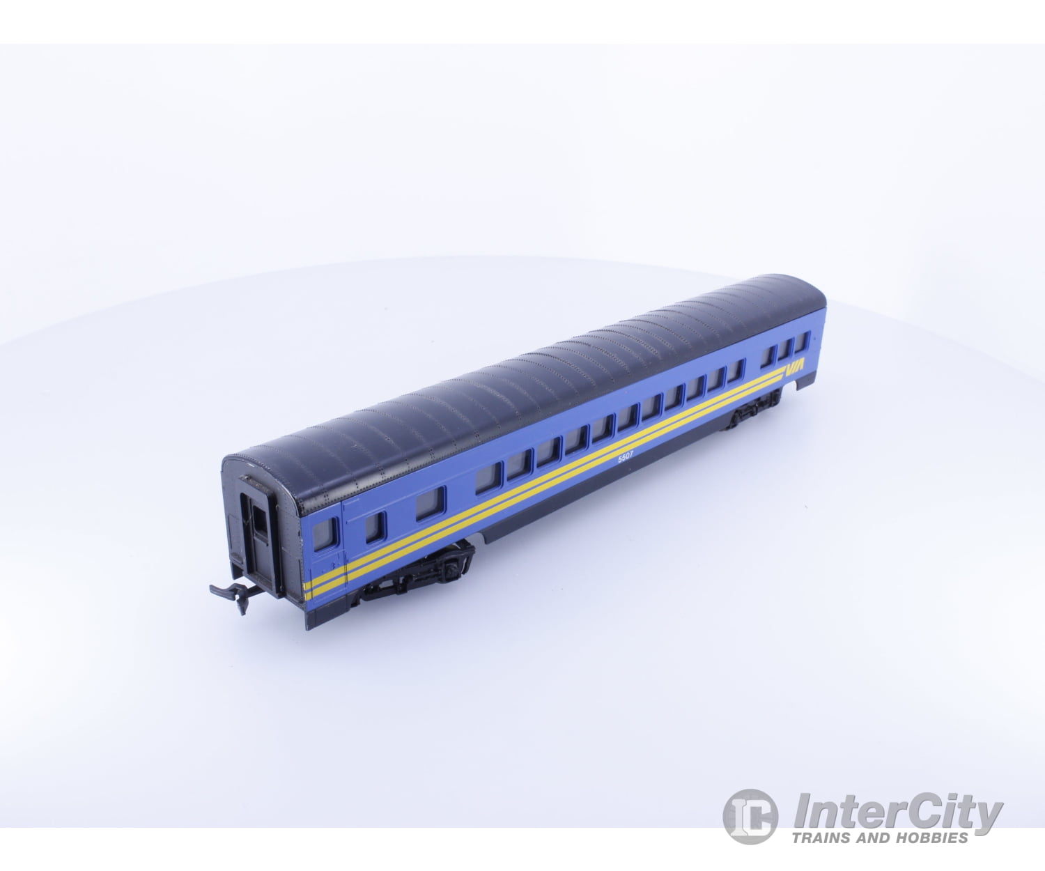 Con Cor 0001-000912 HO 72’ Passenger Coach Via Rail (VIA) 5507 Passenger Cars