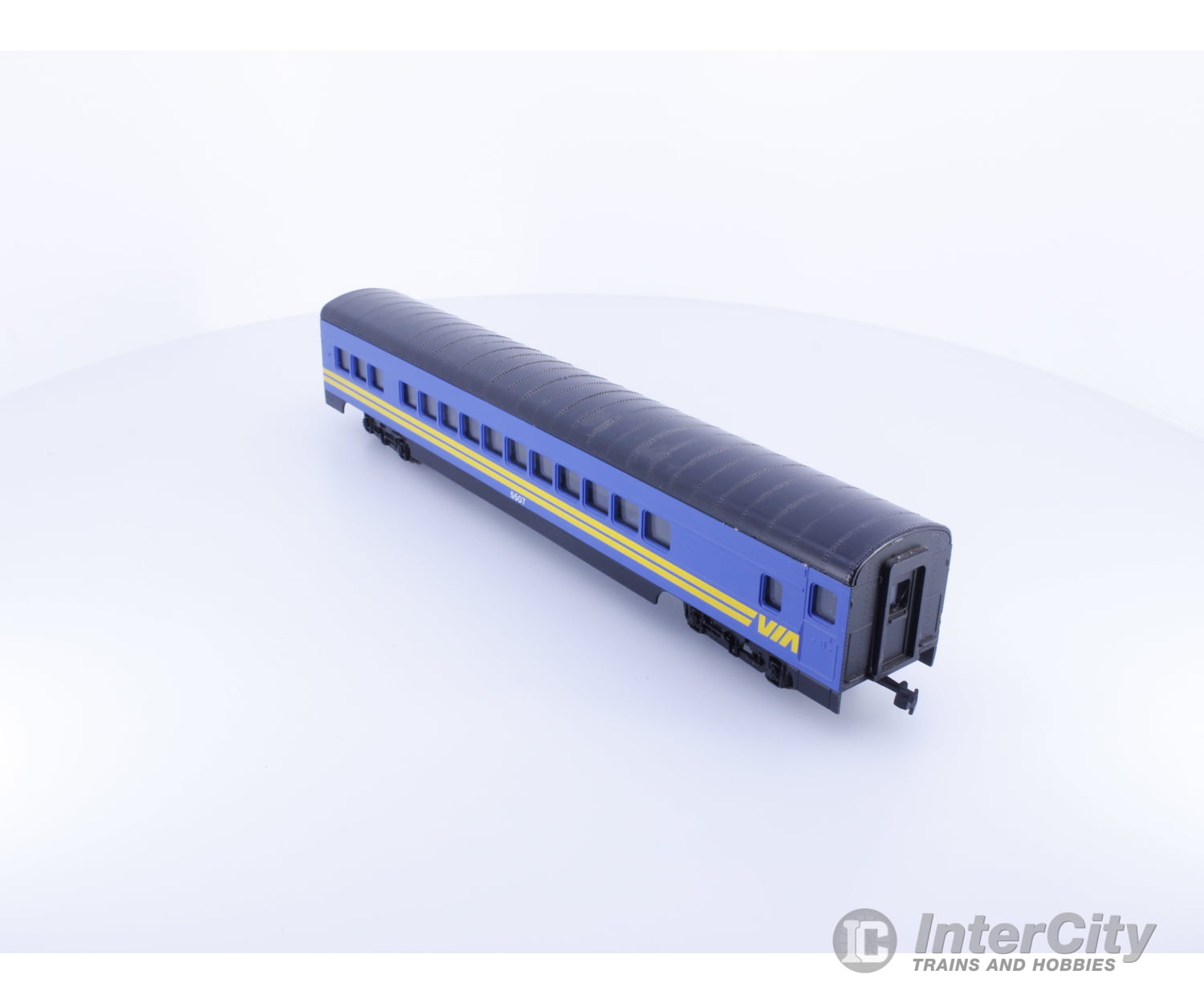 Con Cor 0001-000912 HO 72’ Passenger Coach Via Rail (VIA) 5507 Passenger Cars