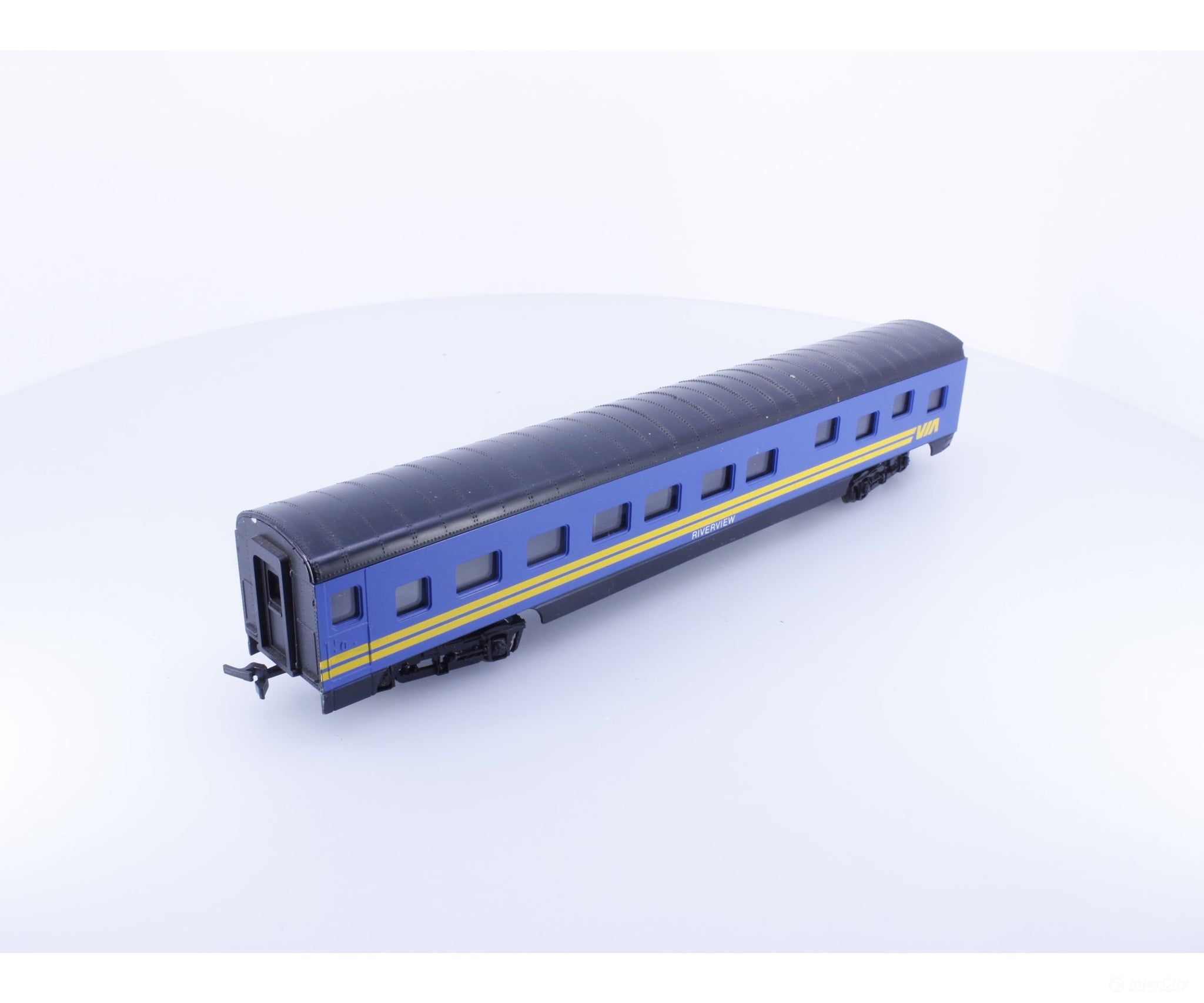 Con Cor 0001-001012 HO 72’ Passenger Diner Car Via Rail (VIA) Riverview Passenger Cars