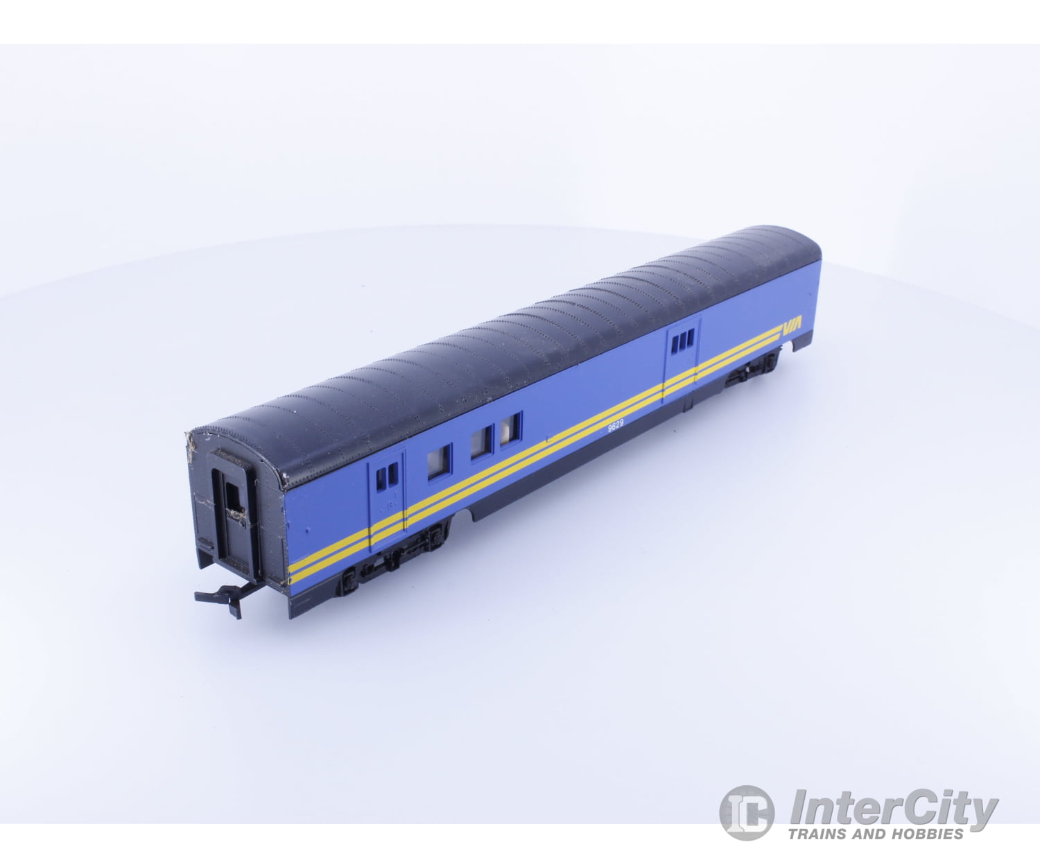Con Cor 0001-001032 HO 72’ Baggage Car Via Rail (VIA) 9629 Passenger Cars