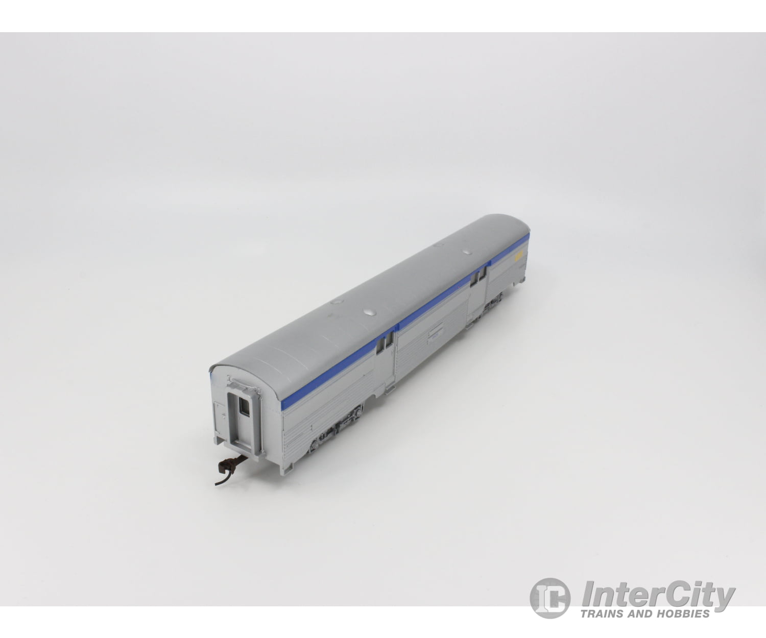 Con Cor 0001-074111 Ho R.t.r. Corrugated Sides Passenger Car Via Rail (Via) 8620 Cars