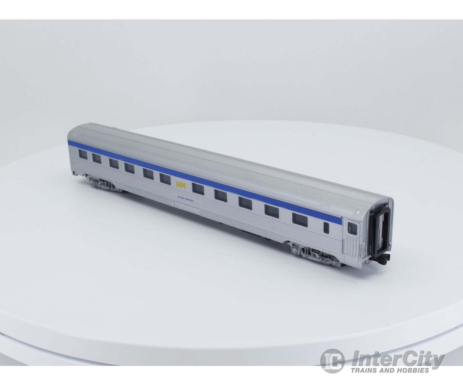 Con Cor 0001-421113 N Budd 10/6 Sleeper Passenger Car Via Rail (Via) (1) Cars