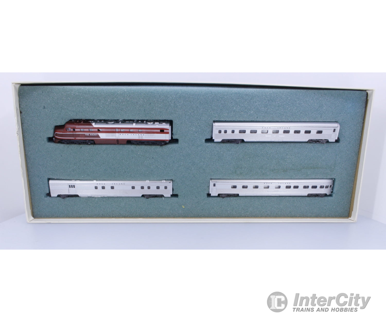 Con Cor RI Rocket N Rock Island DES MOINES Rocket 4 Piece Set Chicago Rock Island and Pacific Railroad (RI) Analog DC